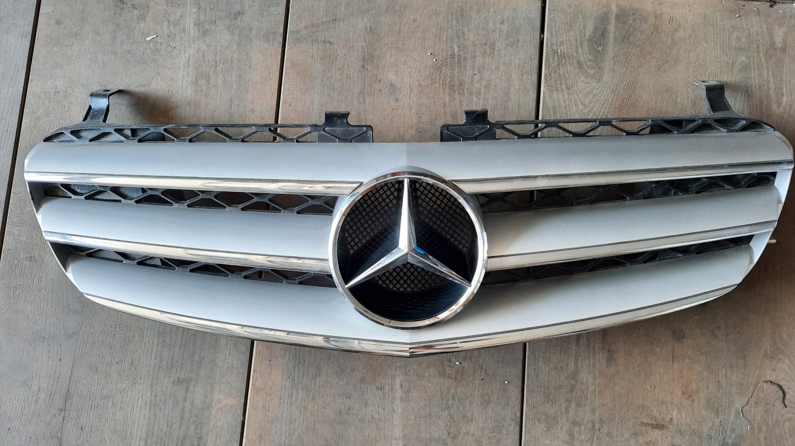 Grille de radiateur Mercedes W251 FRONTGRILL A0008880060 Grille de radiateur 