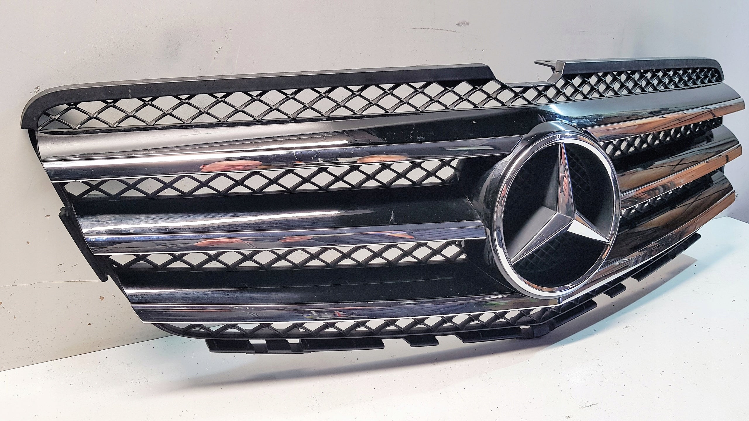 Kühlergrill Mercedes W251 FRONTGRILL A2518800060 Kühlergitter