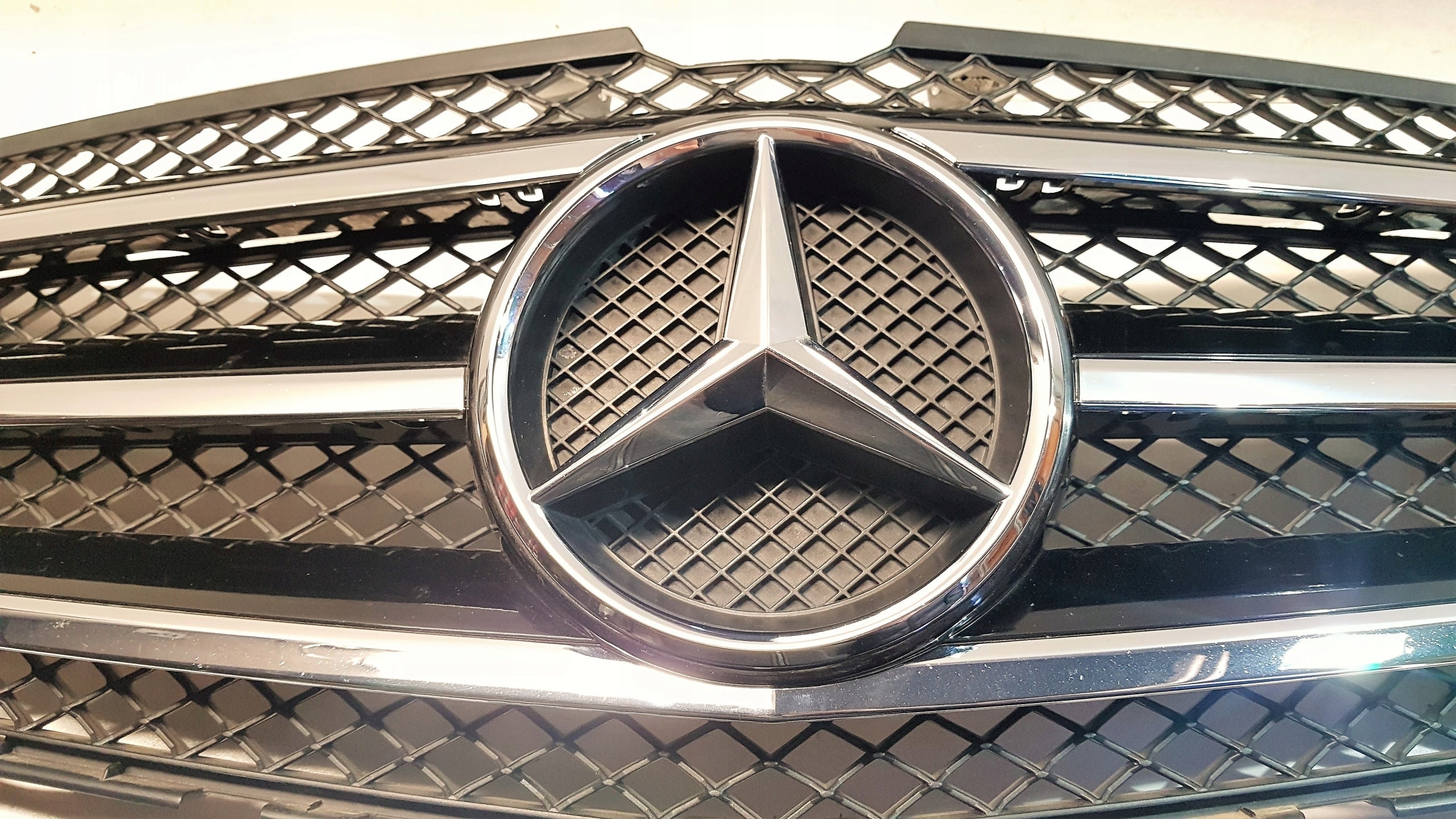 Kühlergrill Mercedes W251 FRONTGRILL A2518800060 Kühlergitter