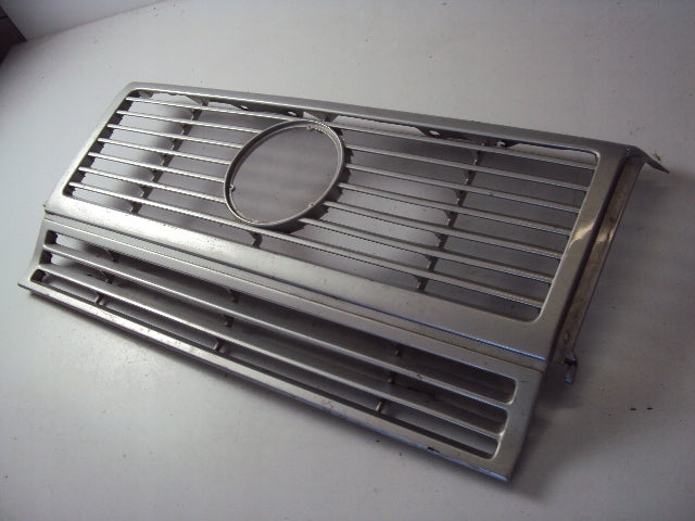 Grille de radiateur Mercedes W463 FRONTGRILL A4638880015 Grille de radiateur 