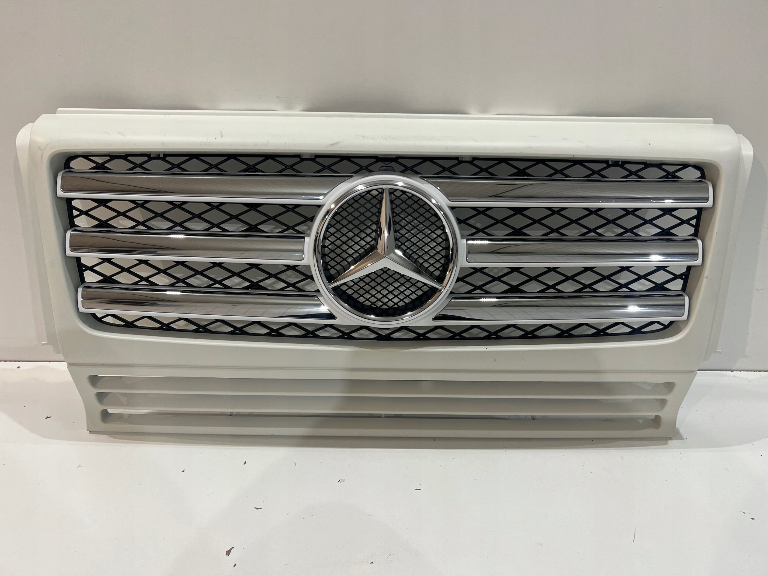  Grille de radiateur Mercedes W463 FRONTGRILL A4638800323 Grille de radiateur  product image