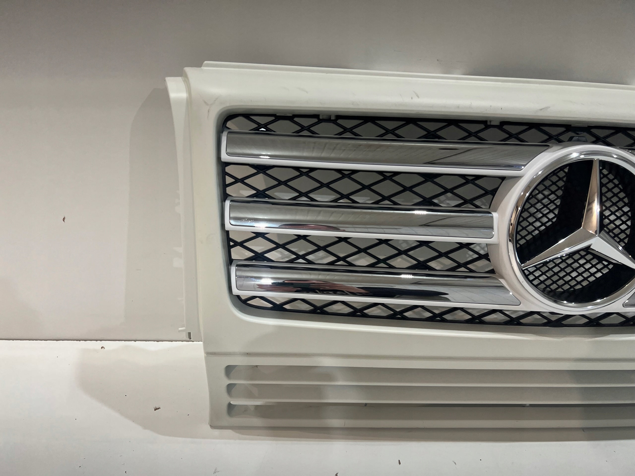 Kühlergrill Mercedes W463 FRONTGRILL A4638800323 Kühlergitter