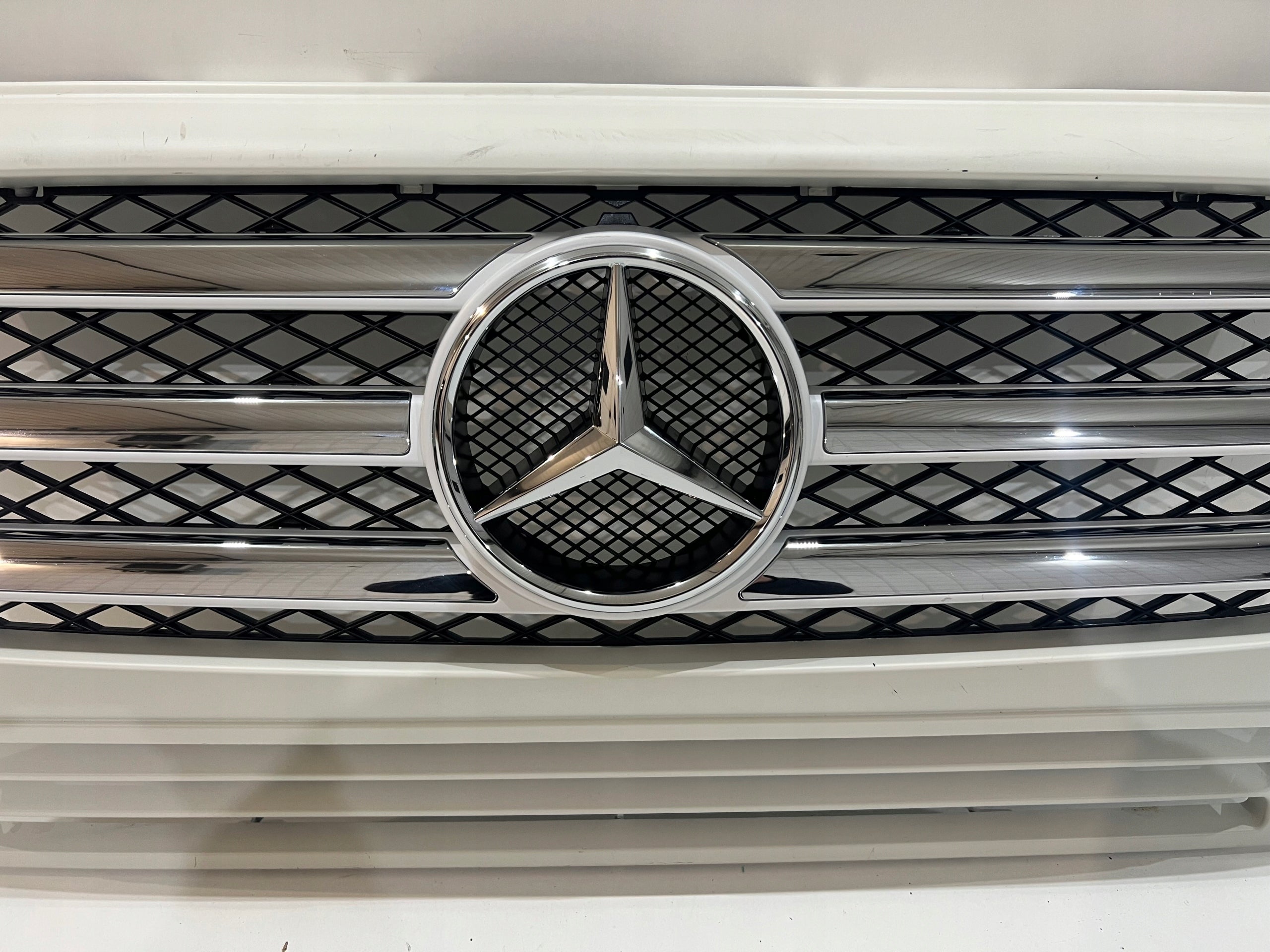 Kühlergrill Mercedes W463 FRONTGRILL A4638800323 Kühlergitter