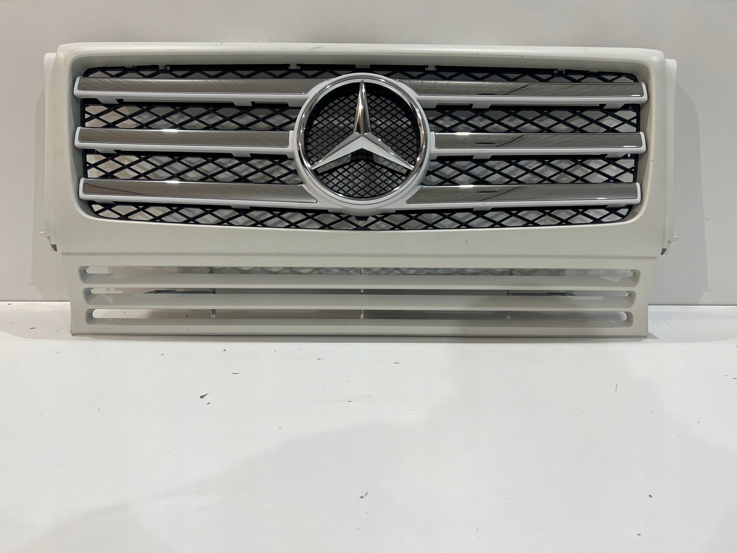 Kühlergrill Mercedes W463 FRONTGRILL A4638800323 Kühlergitter