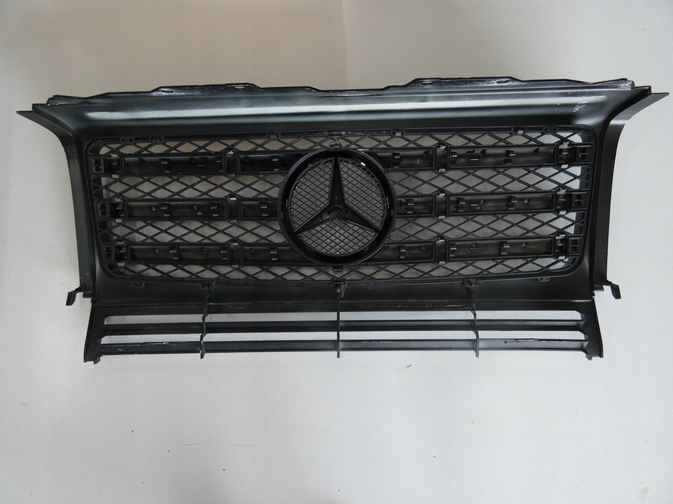 Kühlergrill Mercedes W463 FRONTGRILL A4638880223 Kühlergitter