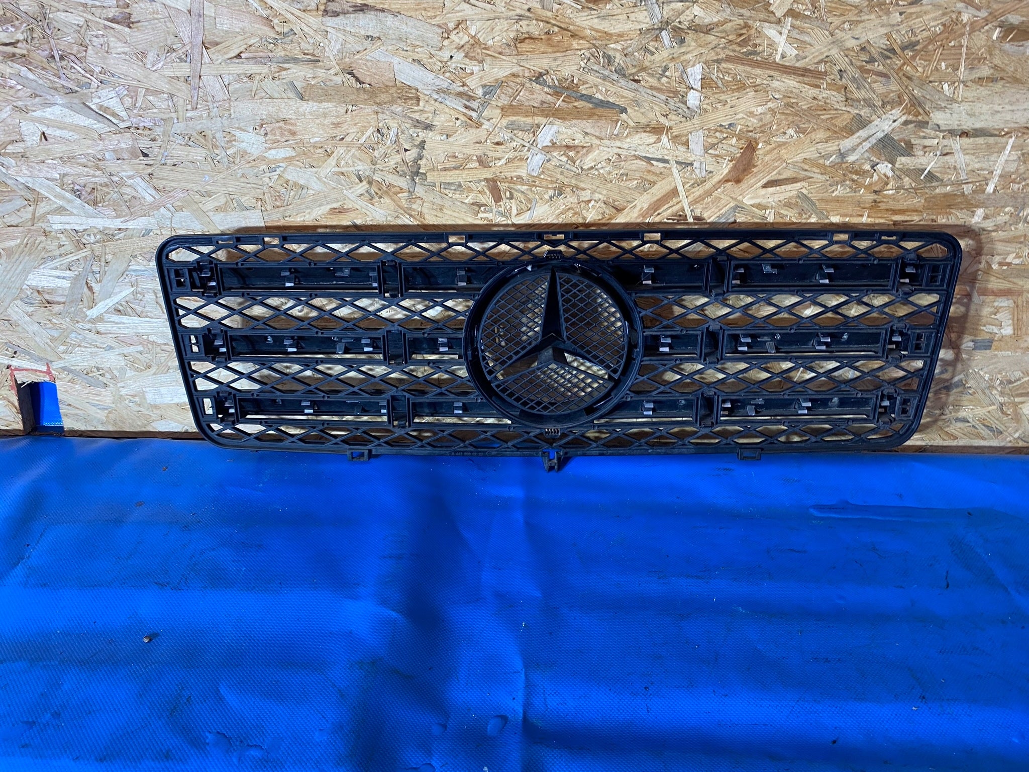 Kühlergrill Mercedes W463 FRONTGRILL A4638880223 Kühlergitter