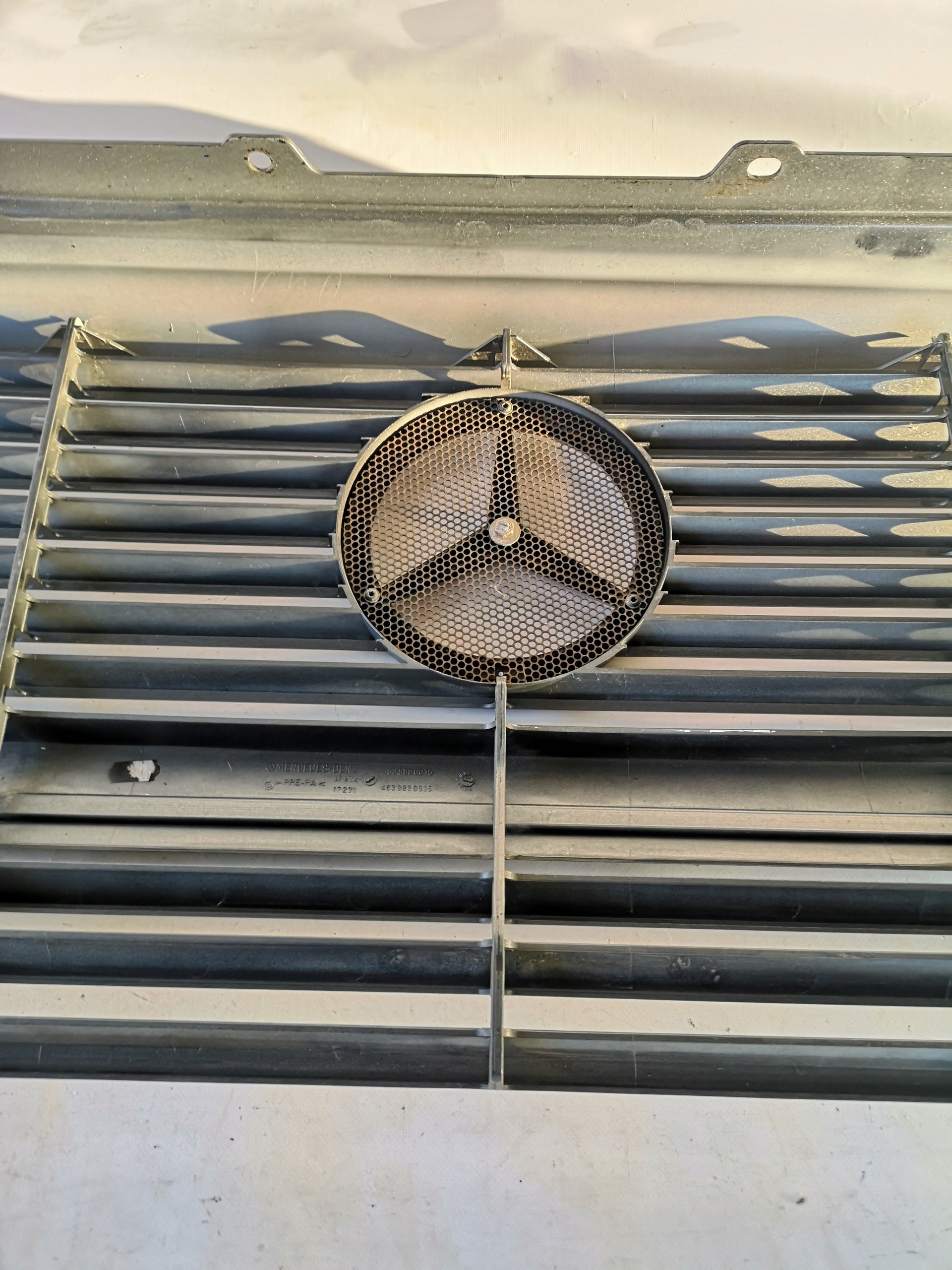 Kühlergrill Mercedes W463 A463 FRONTGRILL A4638880613 Kühlergitter