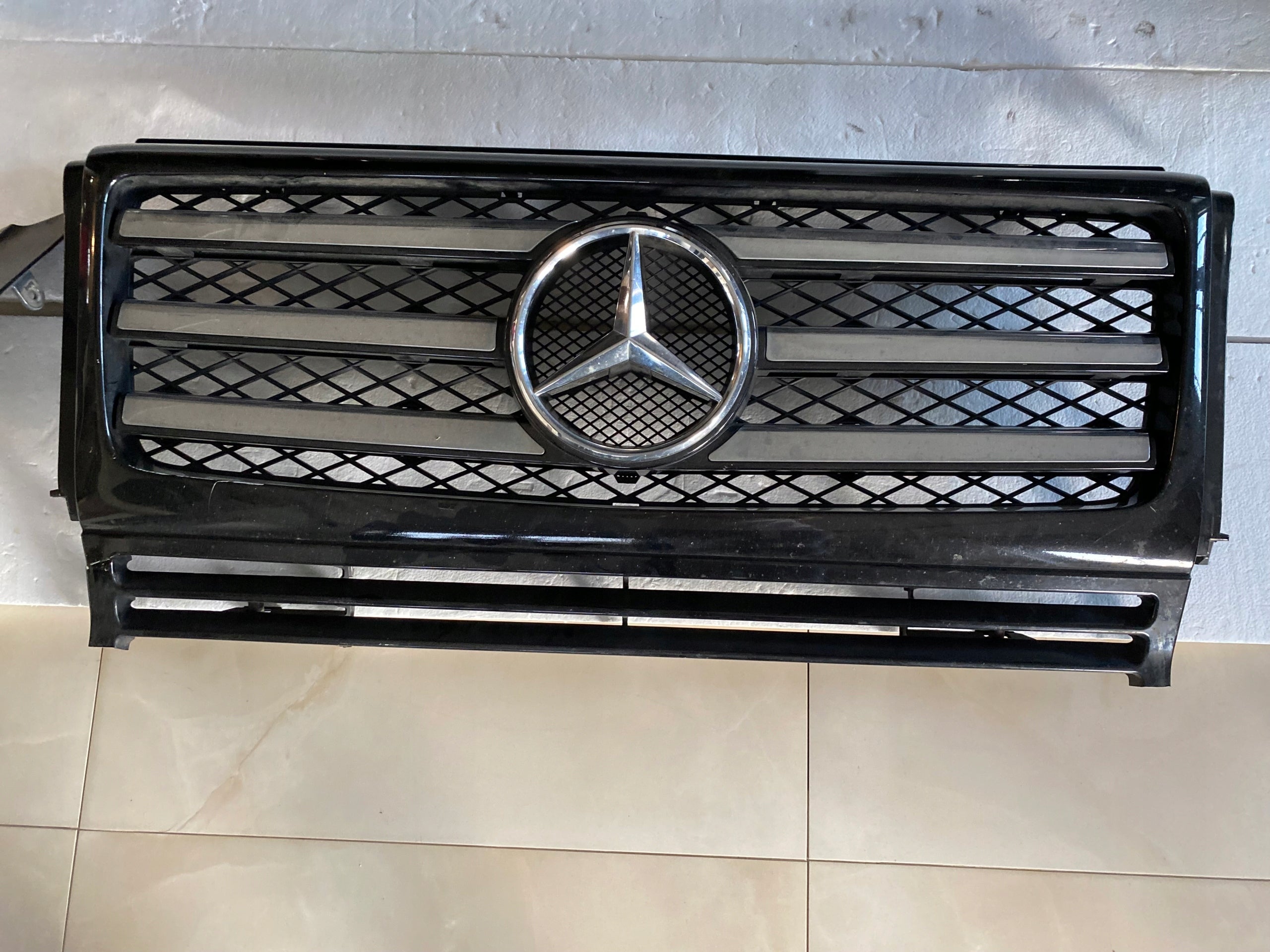  Radiator grille Mercedes W463 A463 FRONT GRILL A4638881215 Radiator grille  product image