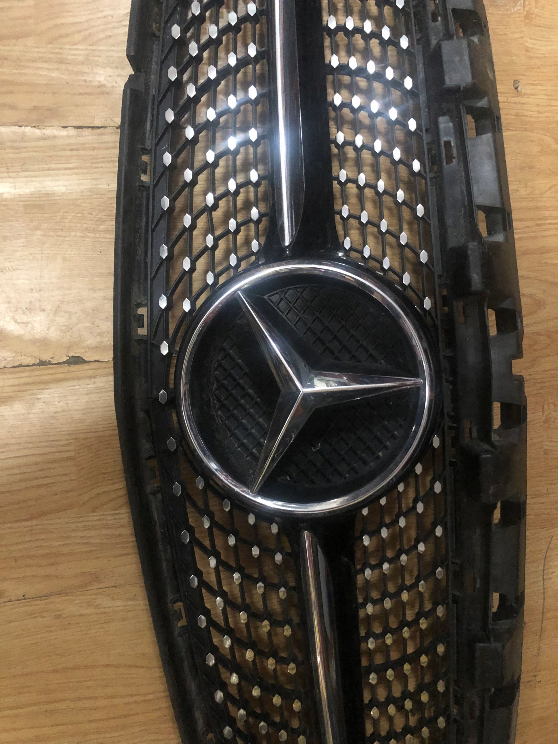  Kühlergrill Mercedes W117 FRONTGRILL A0008880060 Kühlergitter product image