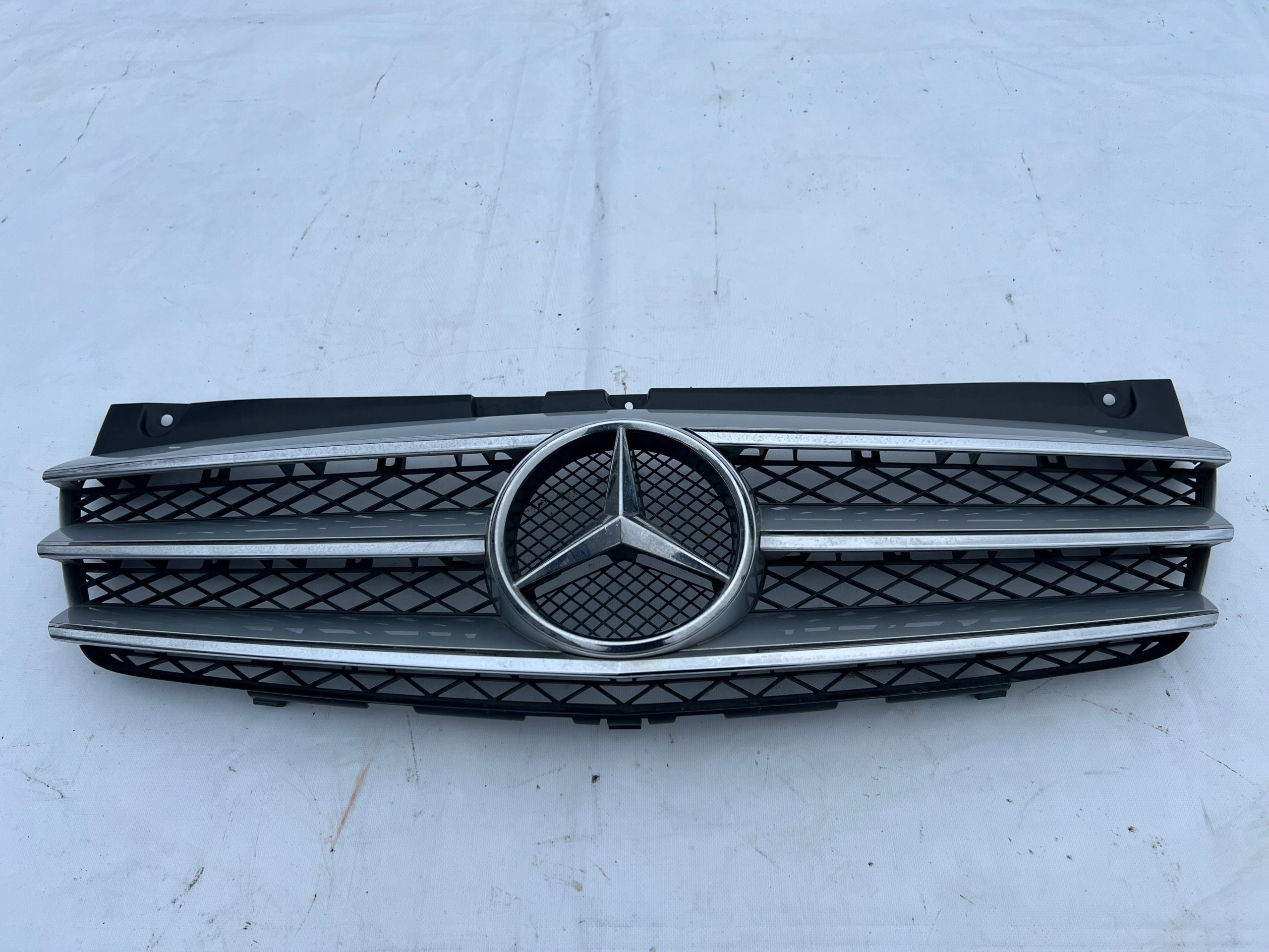 Kühlergrill Mercedes A639 VIANO W639 FRONTGRILL A6398880123 Kühlergitter