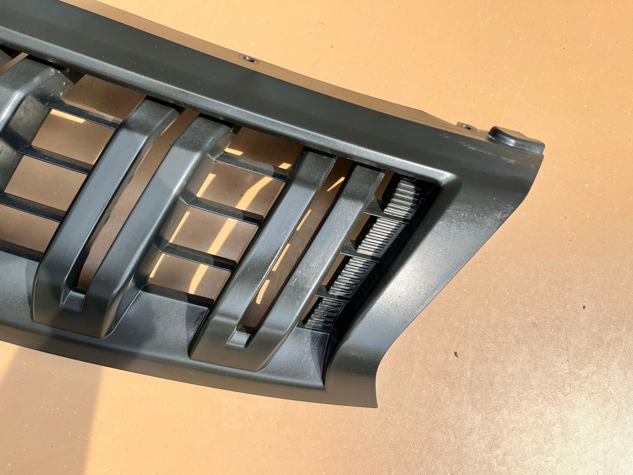 Kühlergrill Mitsubishi  FRONTGRILL 7450A885 Kühlergitter