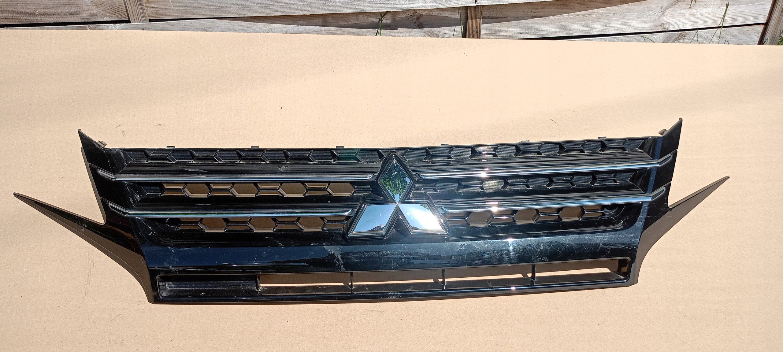 Kühlergrill Mitsubishi STAR SPACE FRONTGRILL 7450B351 Kühlergitter