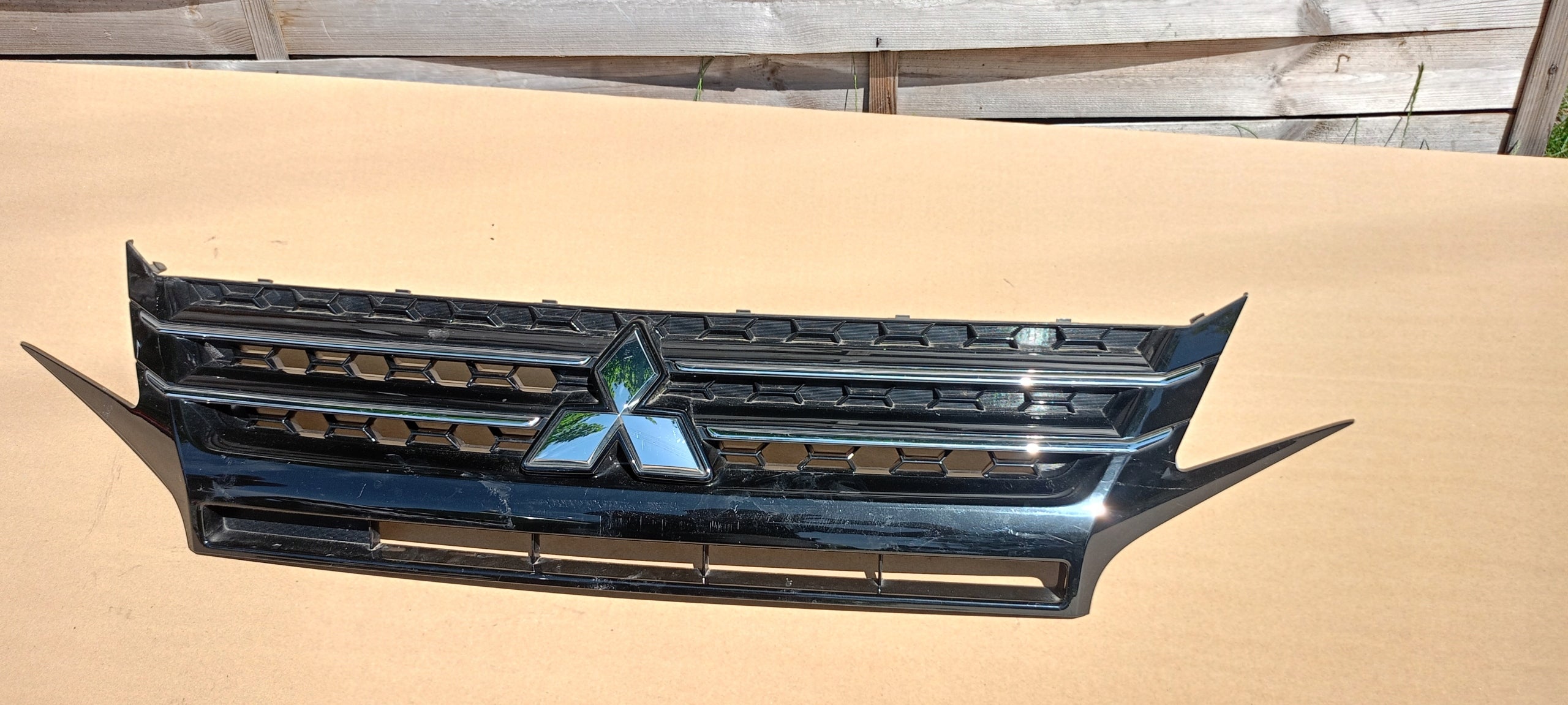 Kühlergrill Mitsubishi STAR SPACE FRONTGRILL 7450B351 Kühlergitter