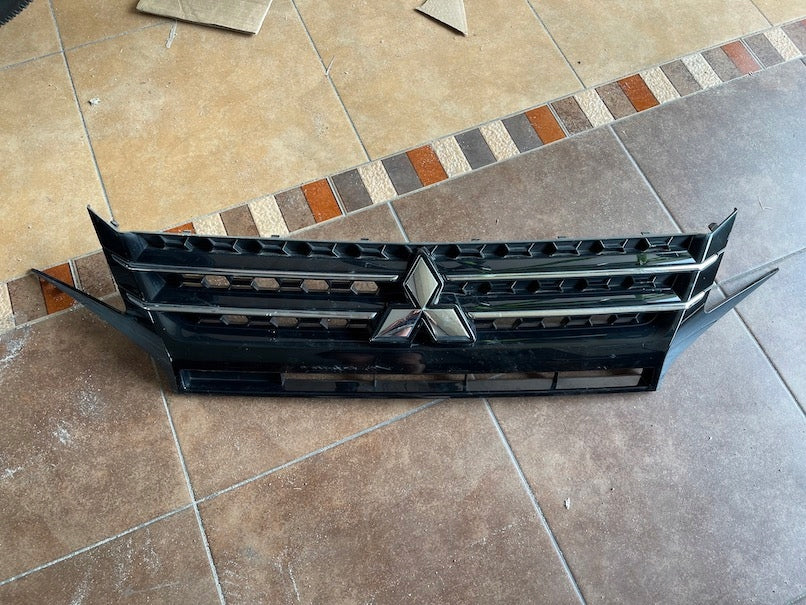  Kühlergrill Mitsubishi SPACE STAR I FRONTGRILL 7450B352 Kühlergitter product image