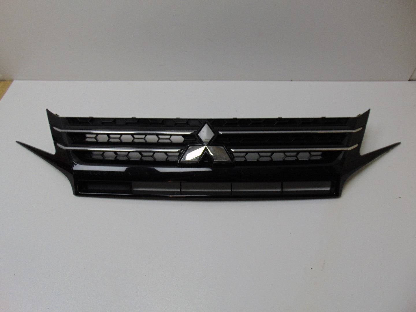 Kühlergrill Mitsubishi SPACE STAR I FRONTGRILL 7450B351 Kühlergitter