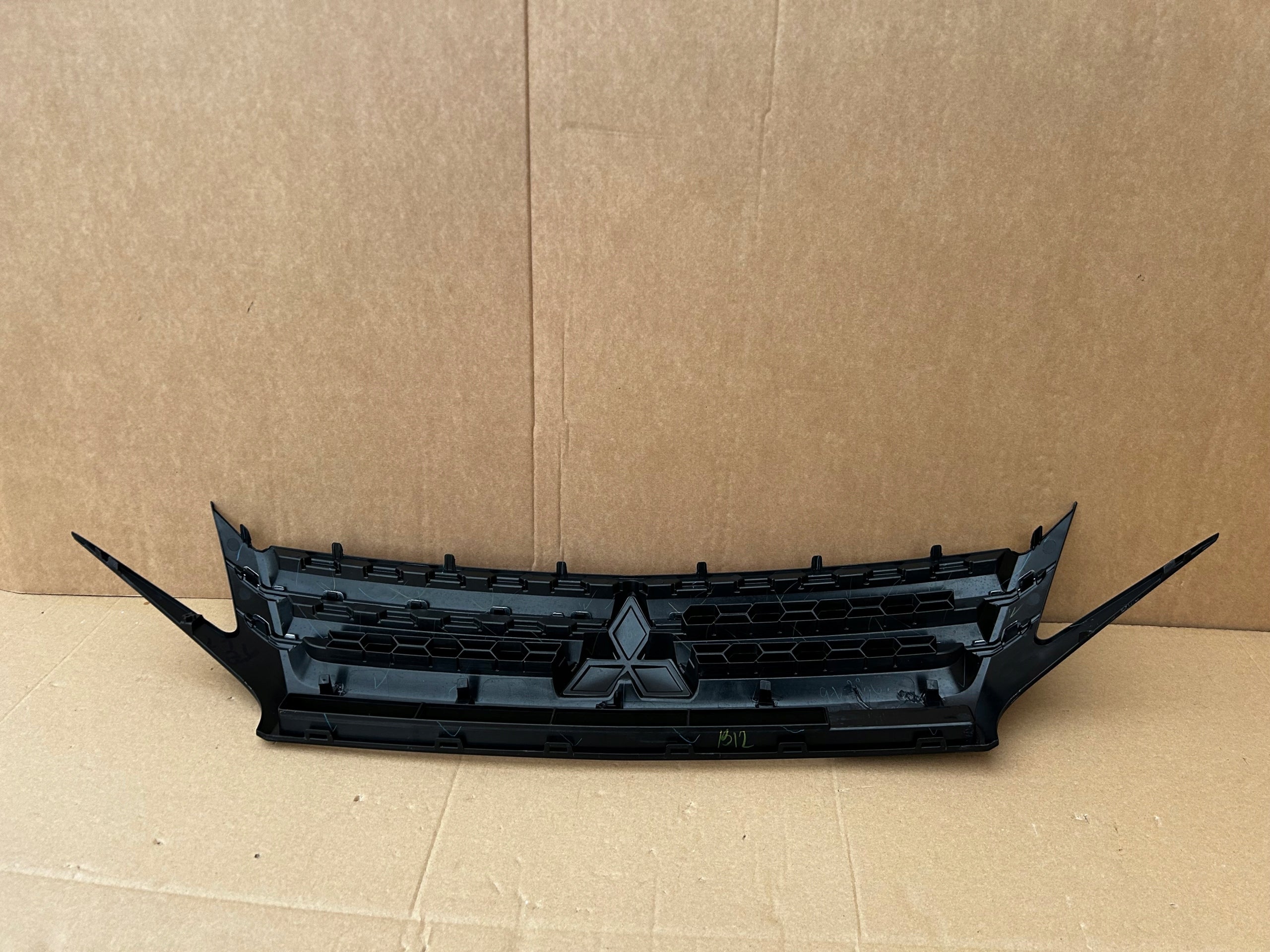 Kühlergrill Mitsubishi STAR SPACE FRONTGRILL 7450B351 Kühlergitter