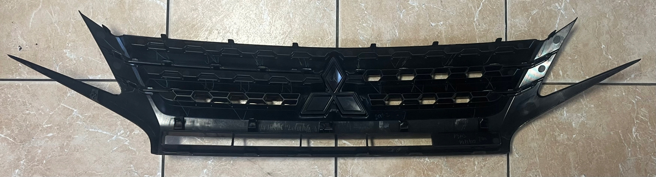 Kühlergrill Mitsubishi SPACE STAR I FRONTGRILL 7450B351 Kühlergitter