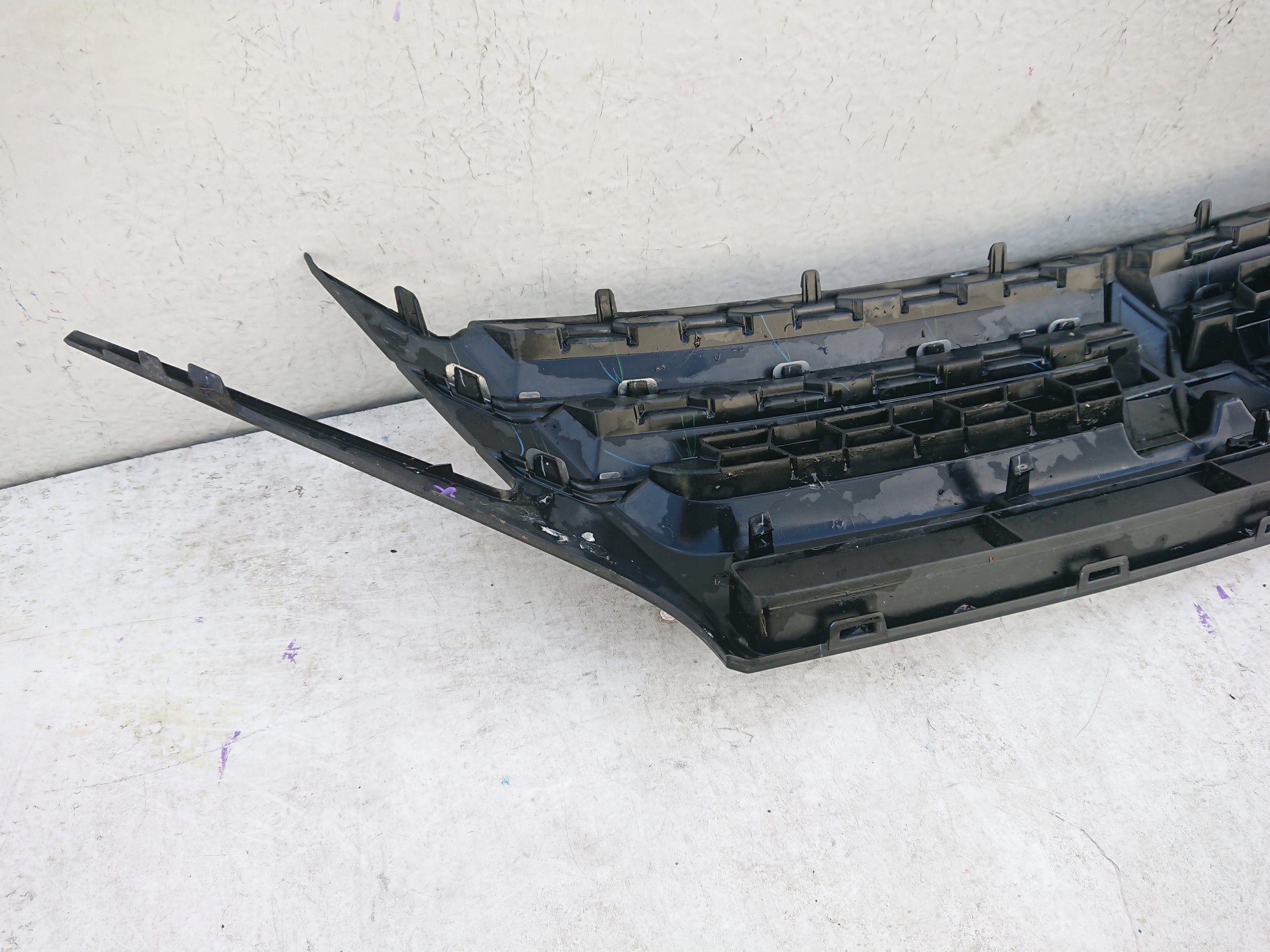 Kühlergrill Mitsubishi SPACESTAR FRONTGRILL 7450b351 Kühlergitter