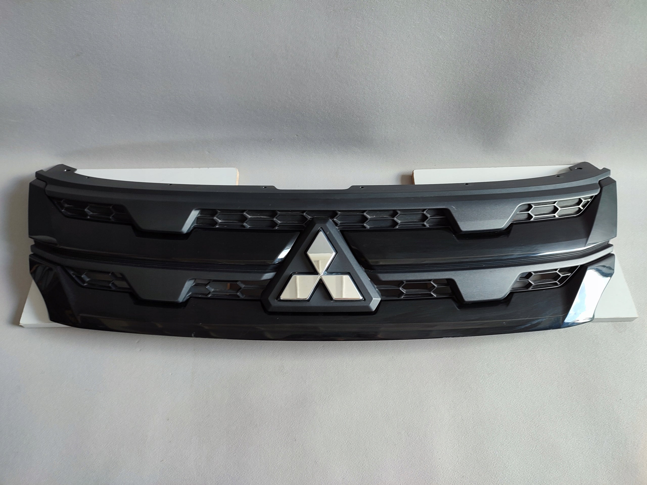  Kühlergrill Mitsubishi I ASX ASX II ASX 1 FRONTGRILL 7450B399 Kühlergitter product image