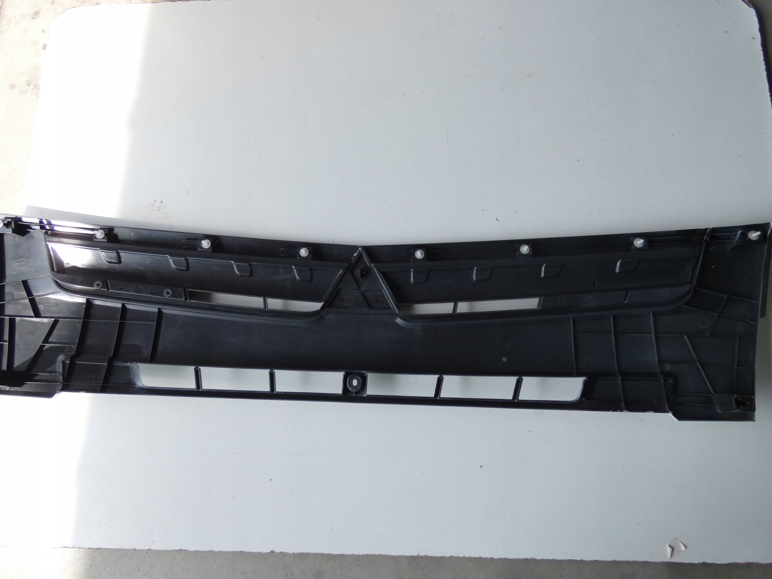 Kühlergrill Mitsubishi CANTER FRONTGRILL Kühlergitter