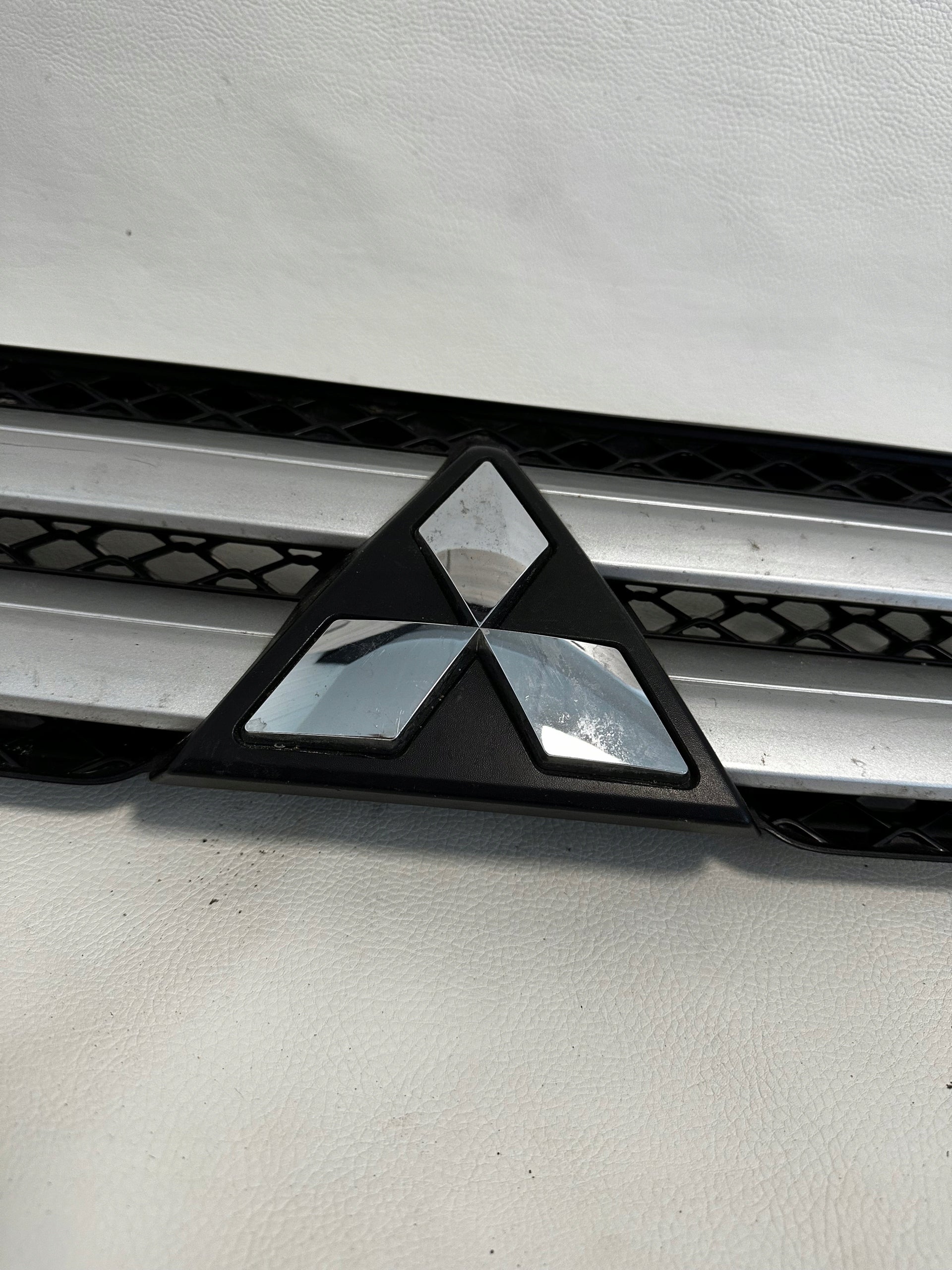 Kühlergrill Mitsubishi I ECLIPSE CROSS FRONTGRILL 7450B048 Kühlergitter