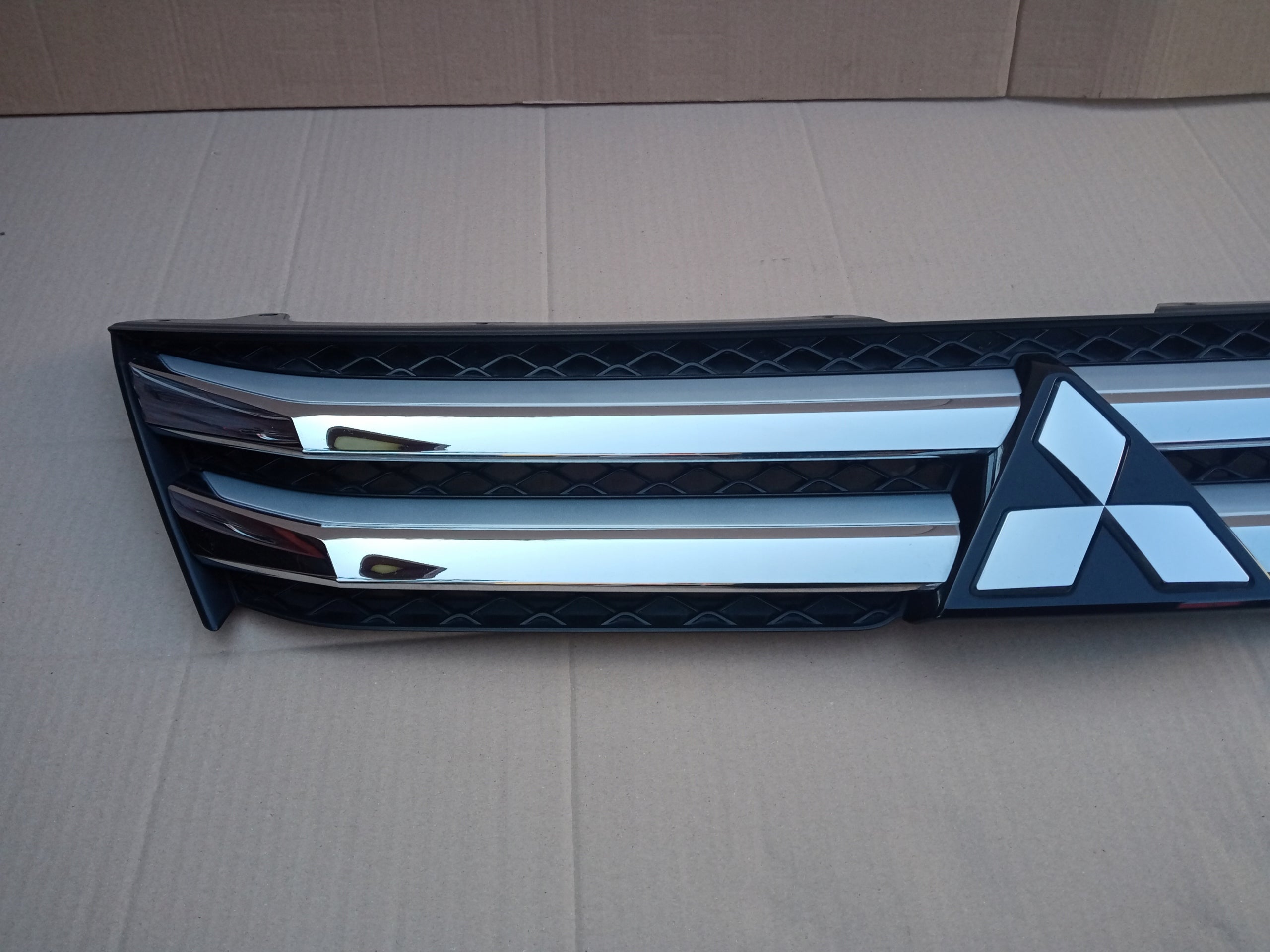 Kühlergrill Mitsubishi I ECLIPSE CROSS FRONTGRILL 7450B072 Kühlergitter