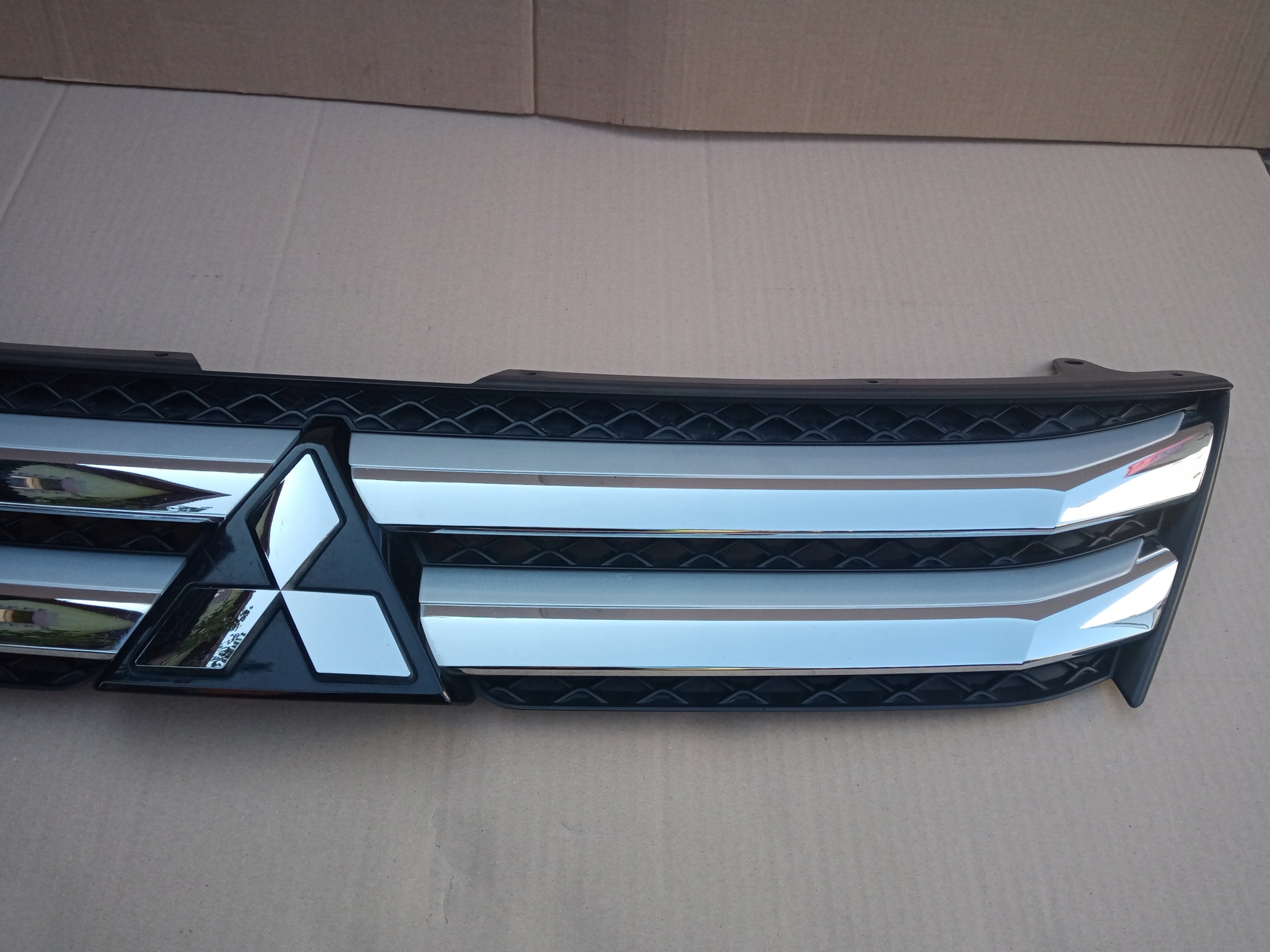 Kühlergrill Mitsubishi I ECLIPSE CROSS FRONTGRILL 7450B072 Kühlergitter