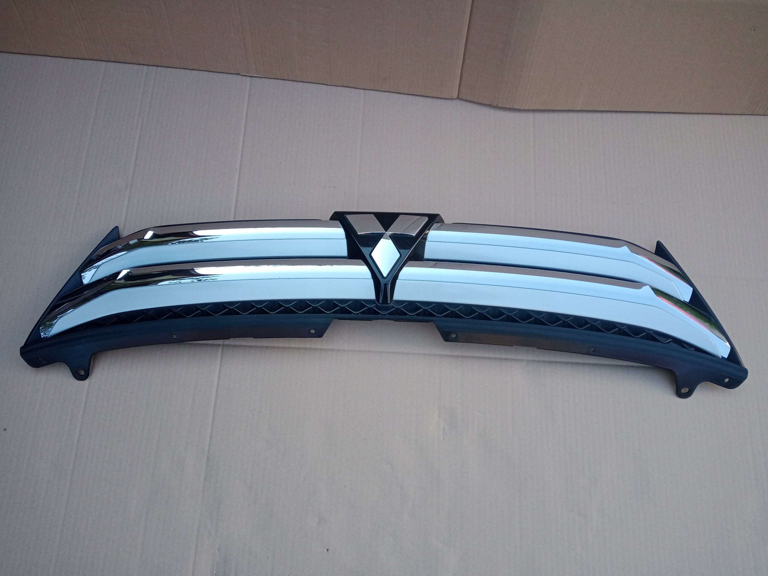 Kühlergrill Mitsubishi I ECLIPSE CROSS FRONTGRILL 7450B072 Kühlergitter