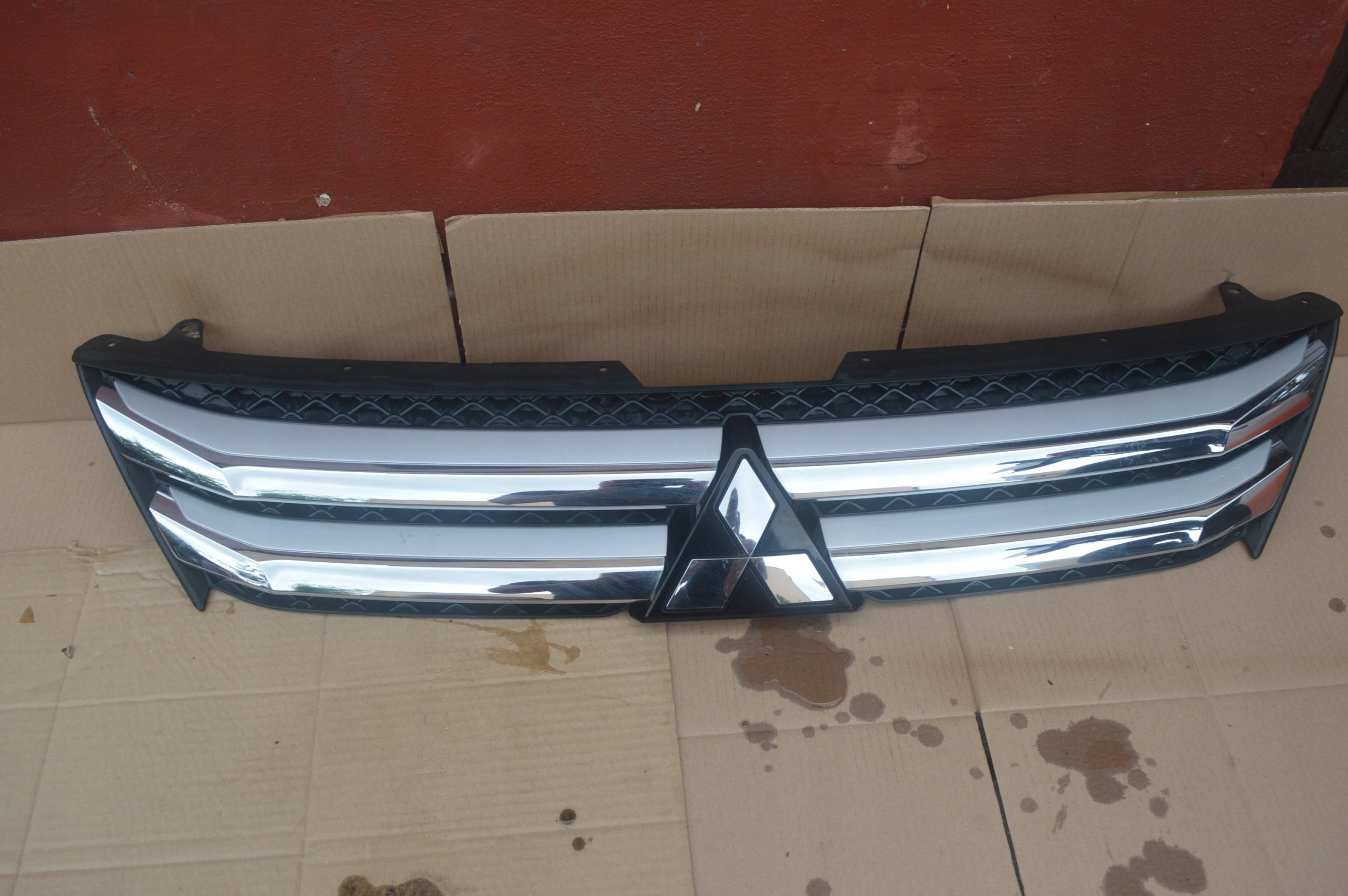 Kühlergrill Mitsubishi I ECLIPSE CROSS FRONTGRILL Kühlergitter