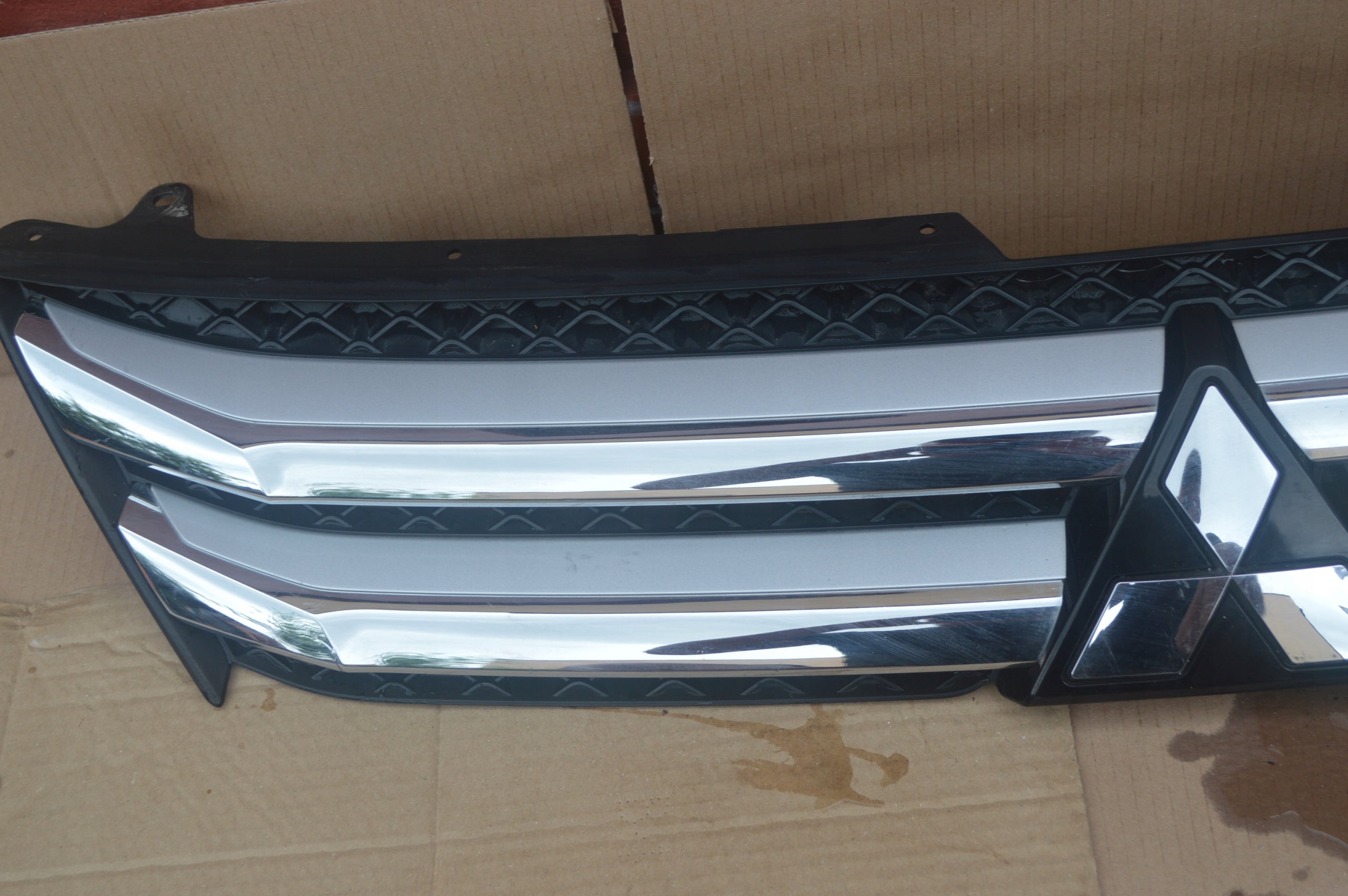 Kühlergrill Mitsubishi I ECLIPSE CROSS FRONTGRILL Kühlergitter