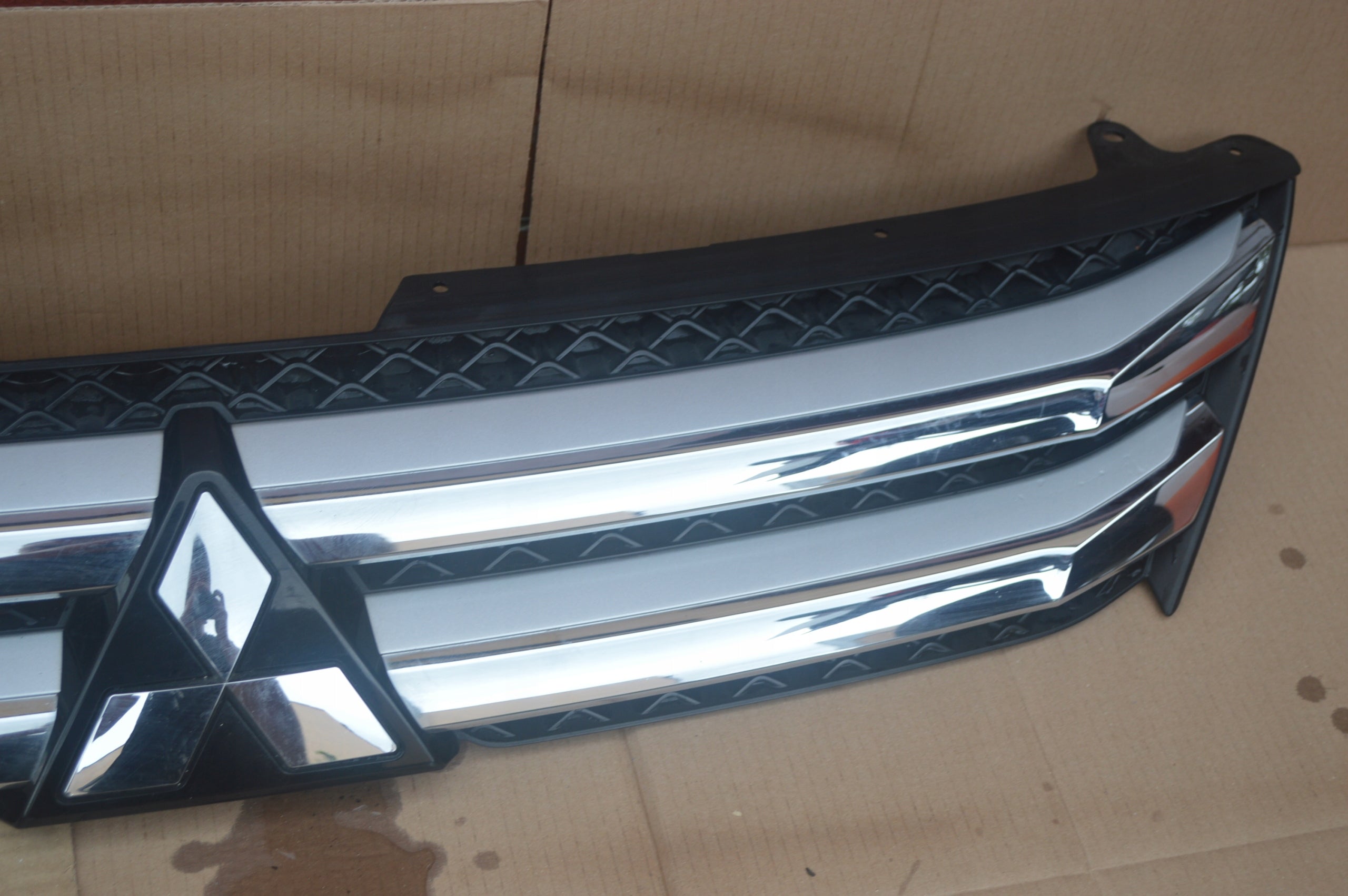 Kühlergrill Mitsubishi I ECLIPSE CROSS FRONTGRILL Kühlergitter