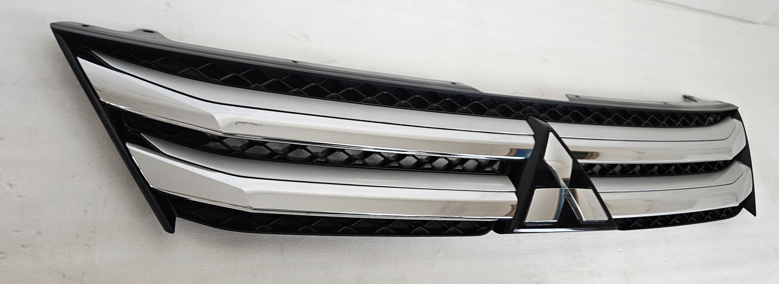 Kühlergrill Mitsubishi I ECLIPSE CROSS FRONTGRILL Kühlergitter