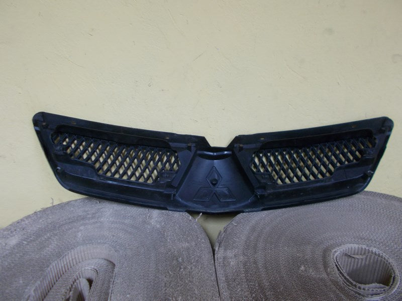 Kühlergrill Mitsubishi LANCER FRONTGRILL Kühlergitter