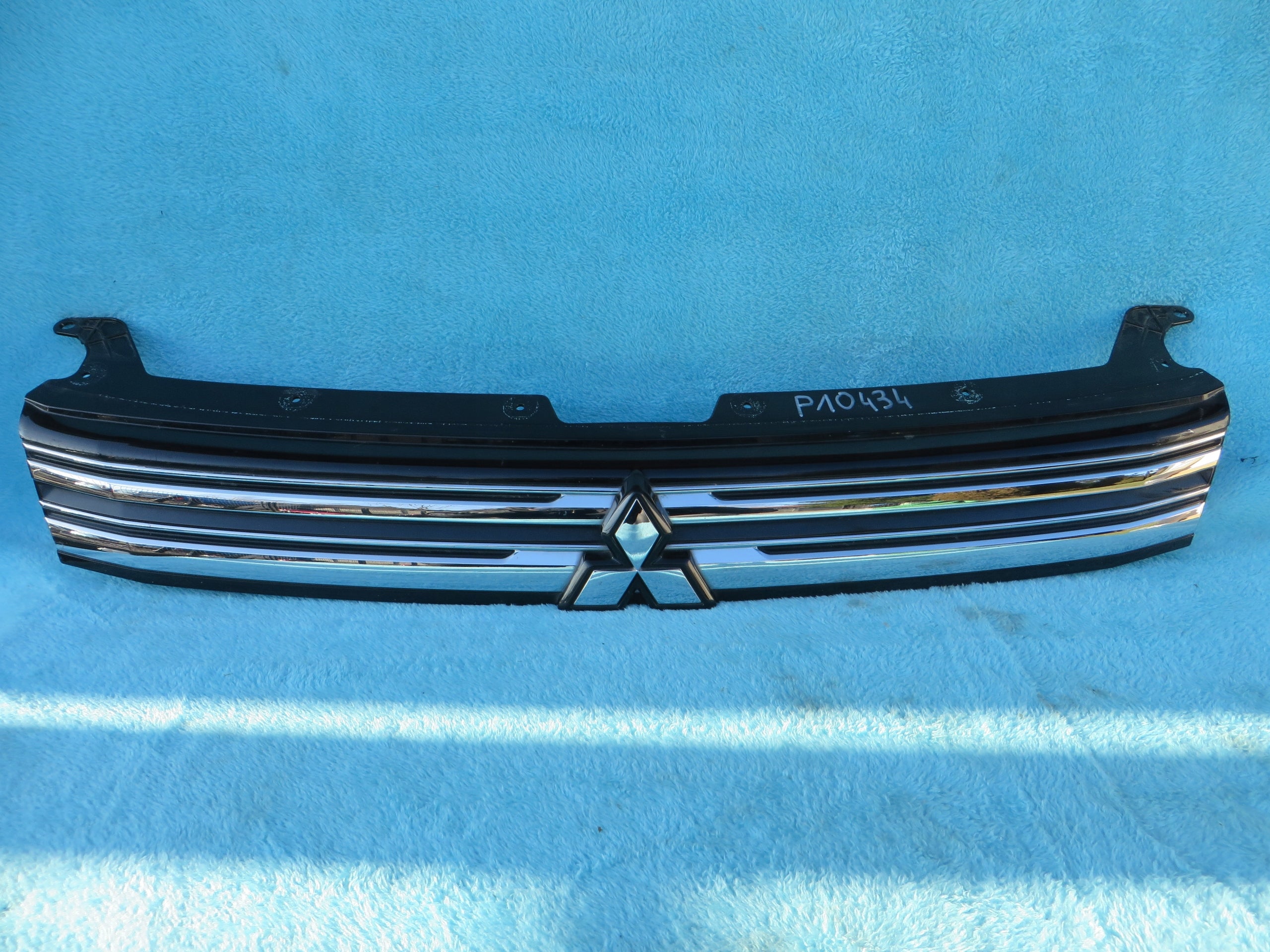  Kühlergrill Mitsubishi OUTLANDER FRONTGRILL 7450A643 Kühlergitter product image