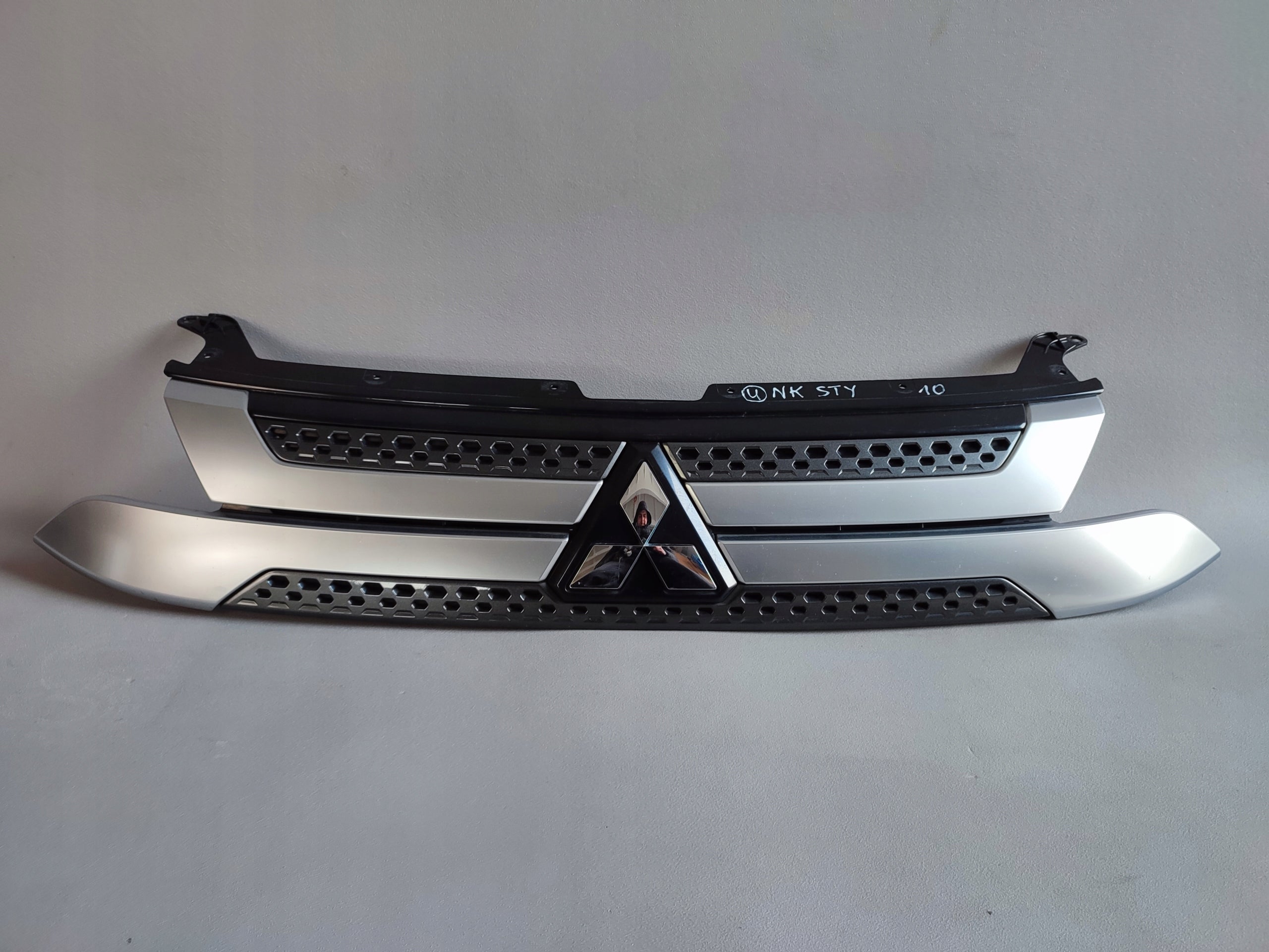  Kühlergrill Mitsubishi OUTLANDER FRONTGRILL 7450B298 Kühlergitter product image