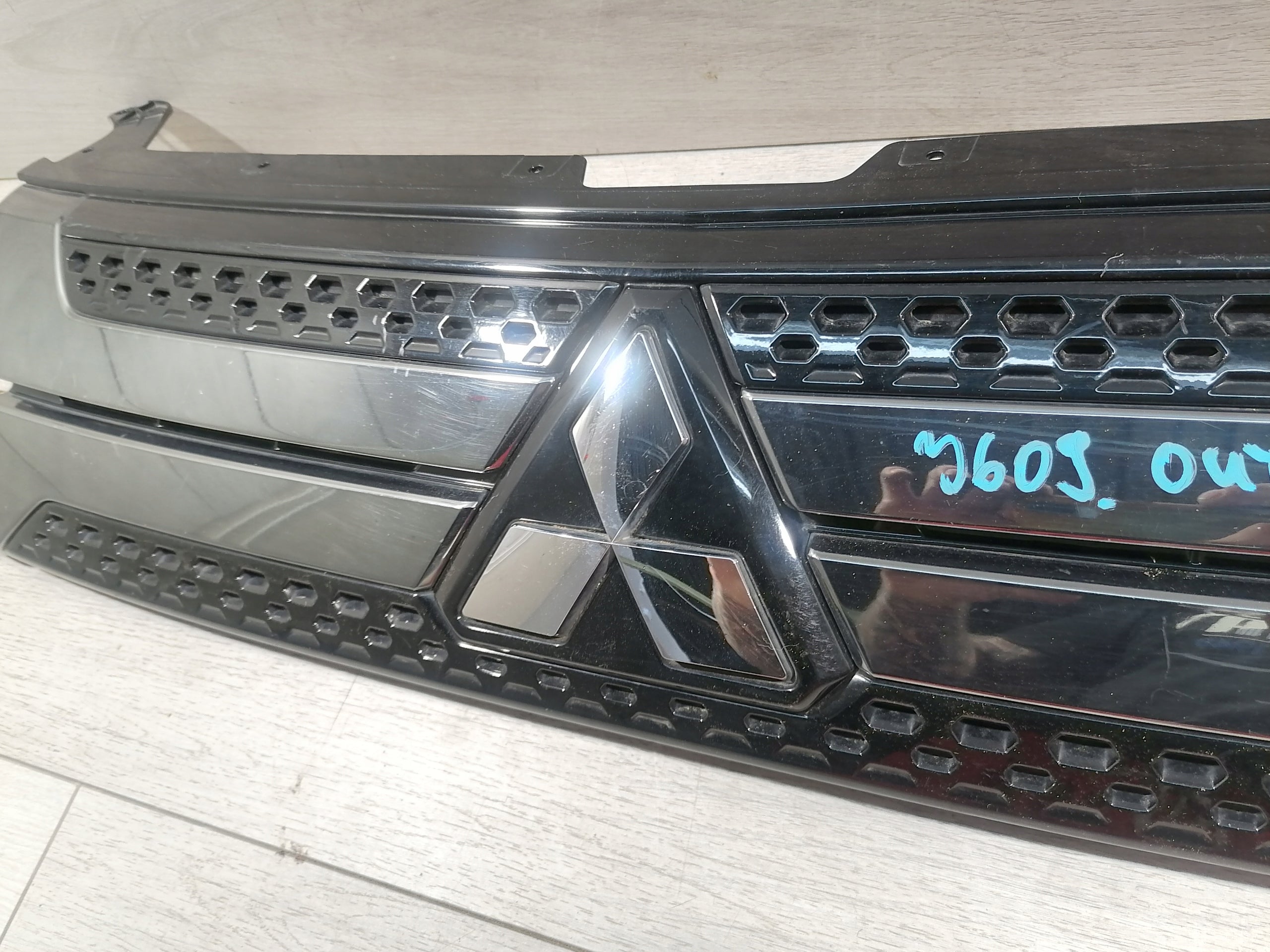 Kühlergrill Mitsubishi OUTLANDER FRONTGRILL 7450B298 Kühlergitter