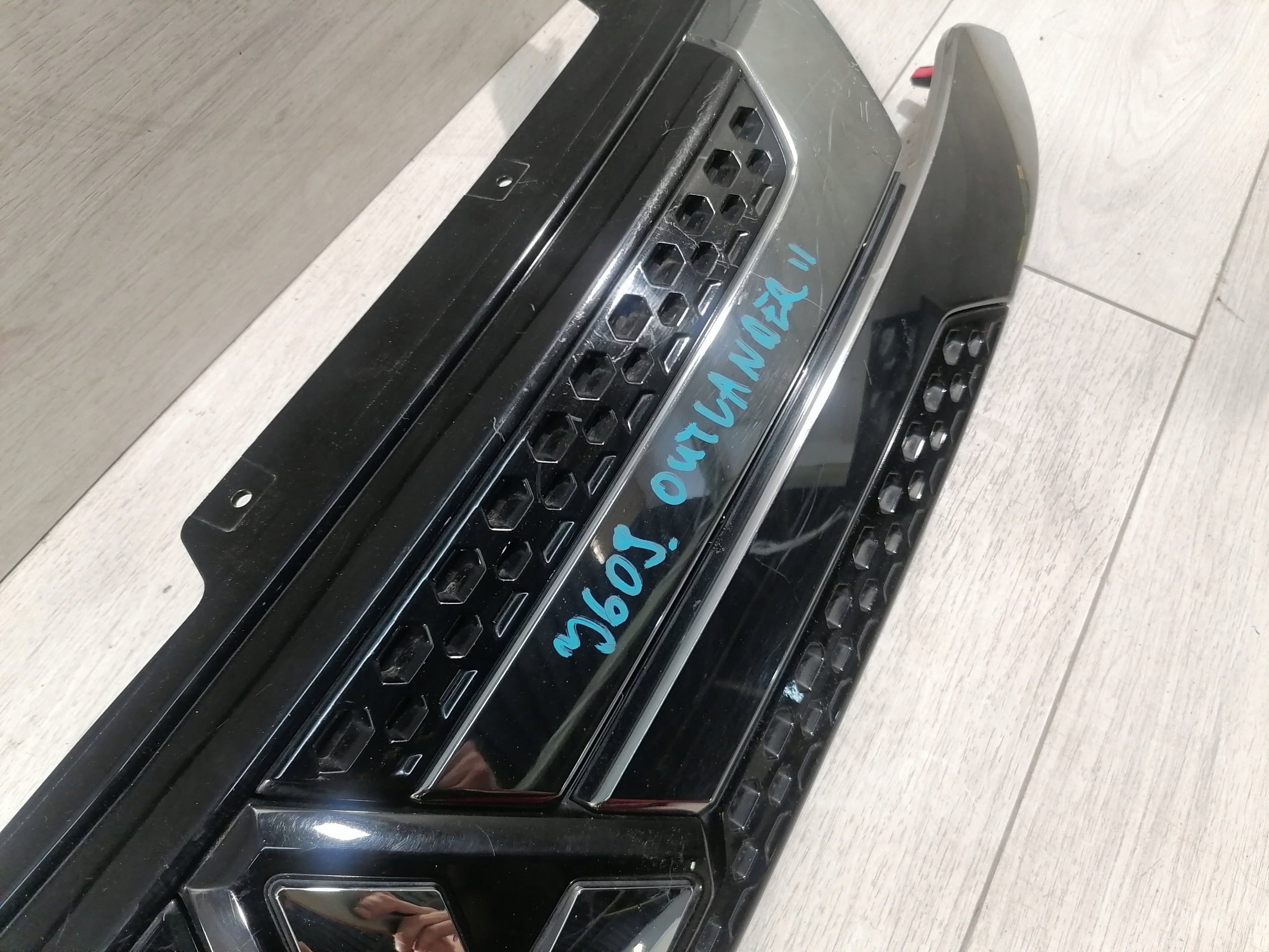 Kühlergrill Mitsubishi OUTLANDER FRONTGRILL 7450B298 Kühlergitter