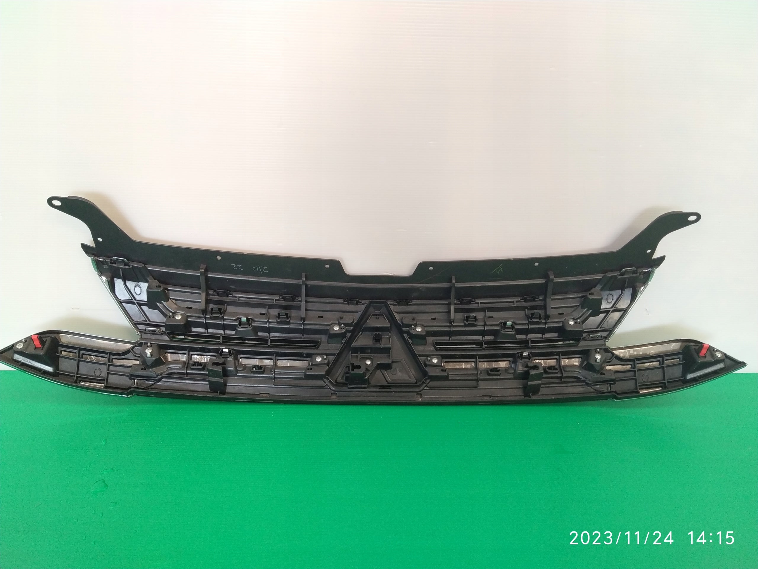 Kühlergrill Mitsubishi OUTLANDER FRONTGRILL 7450B308 Kühlergitter