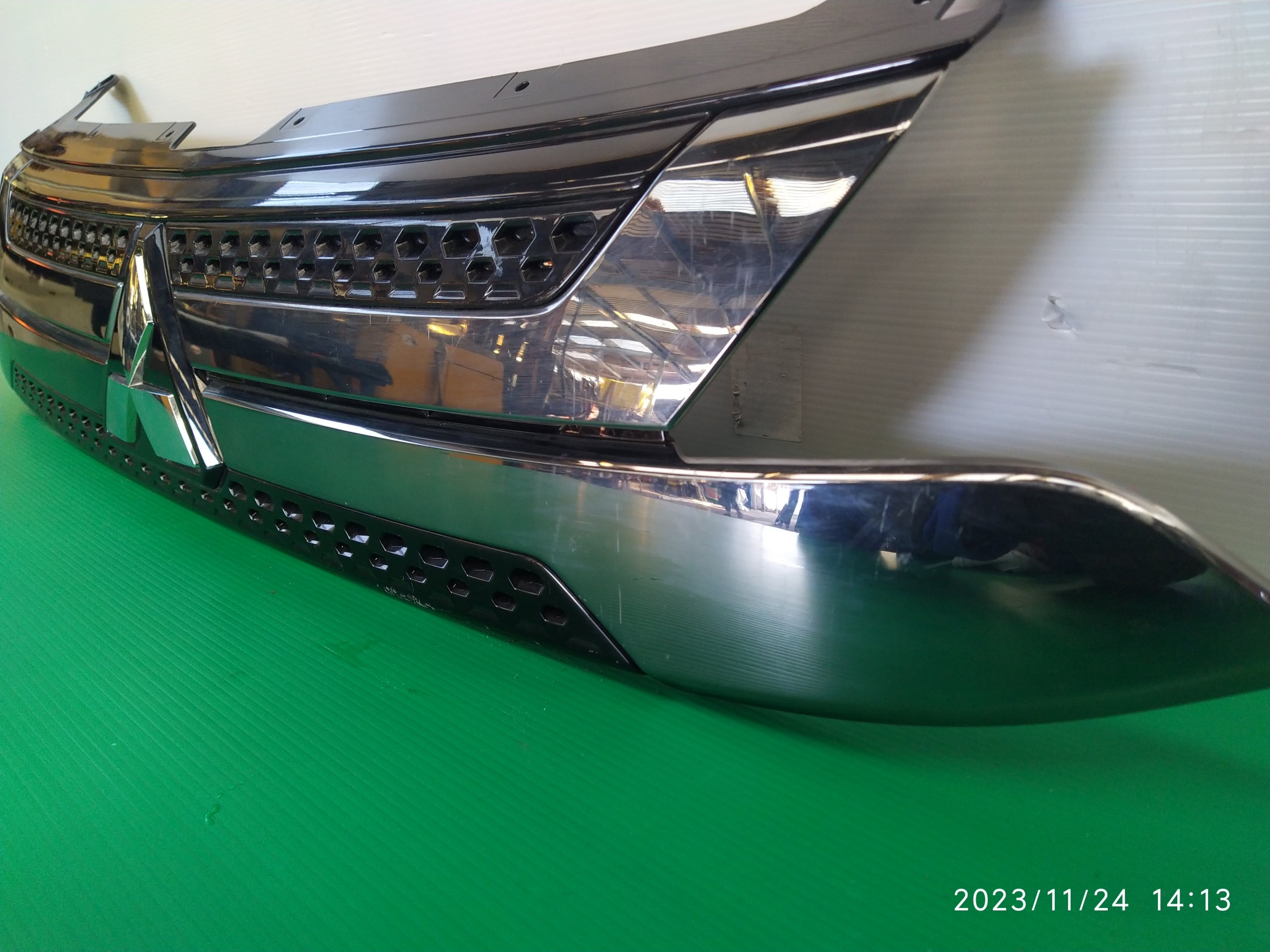 Kühlergrill Mitsubishi OUTLANDER FRONTGRILL 7450B308 Kühlergitter