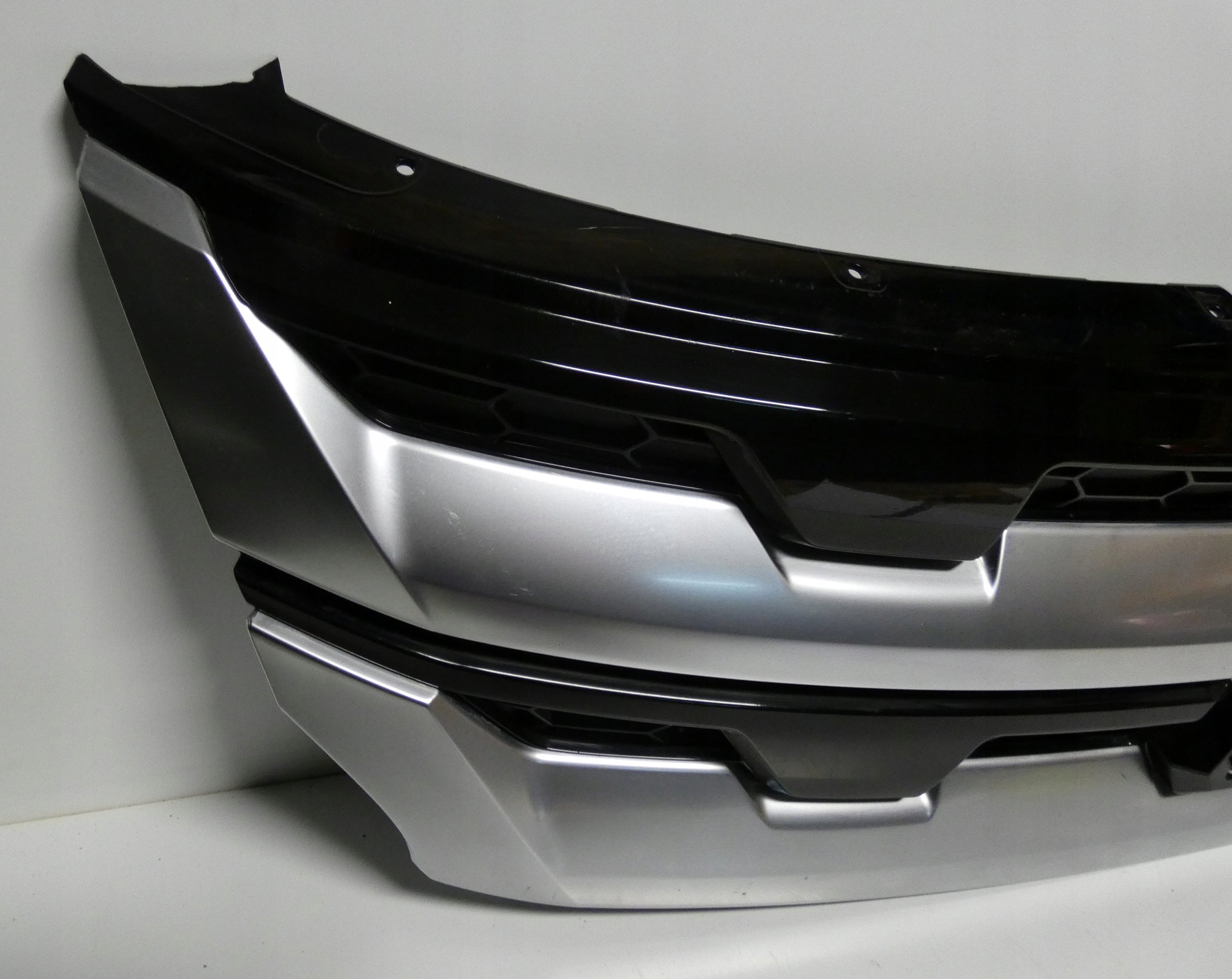 Kühlergrill Mitsubishi OUTLANDER FRONTGRILL 7450B303 Kühlergitter