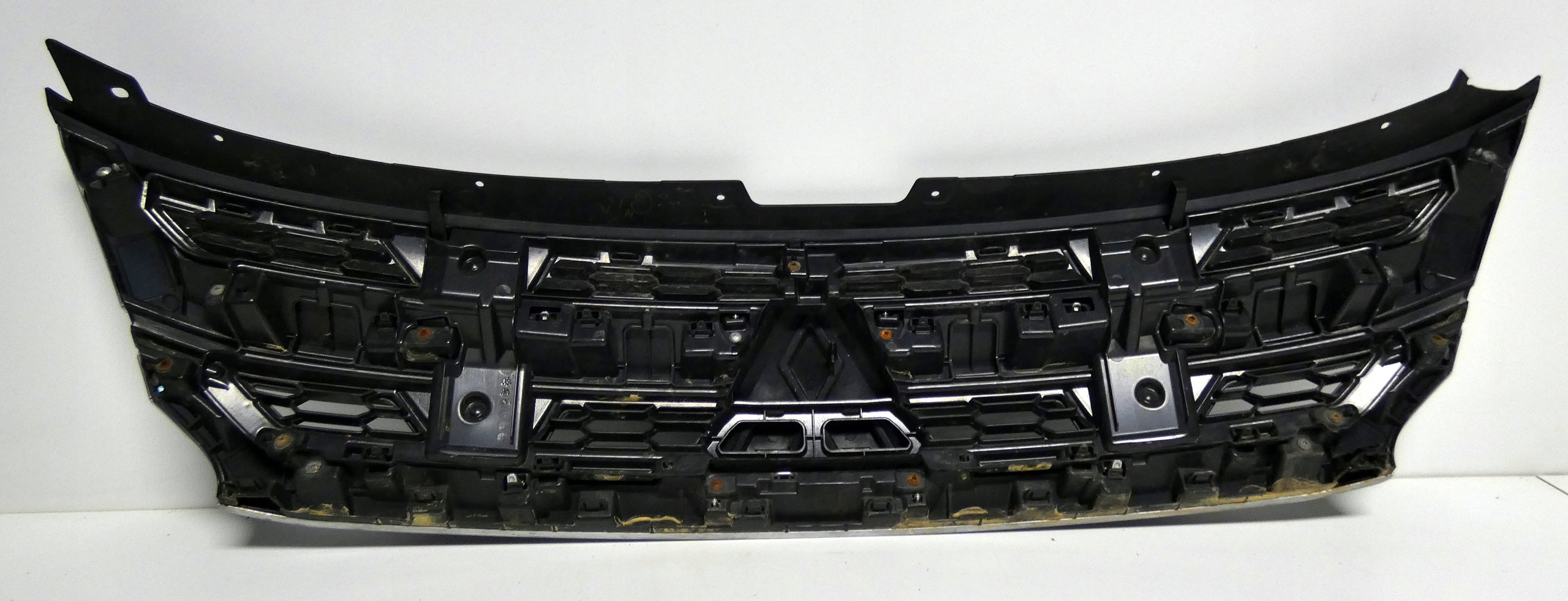 Kühlergrill Mitsubishi OUTLANDER FRONTGRILL 7450B303 Kühlergitter