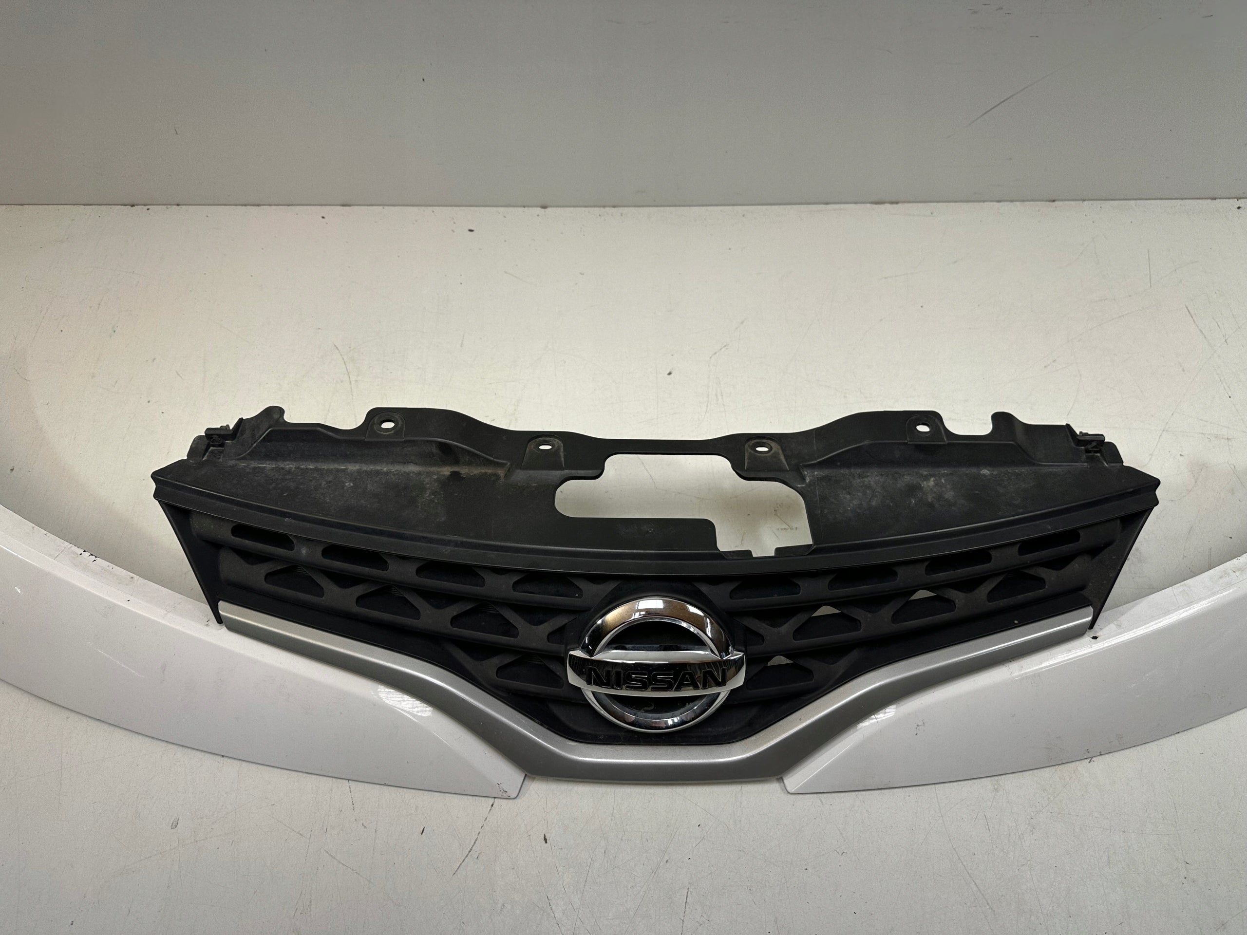 Kühlergrill Nissan NV200 FRONTGRILL Kühlergitter