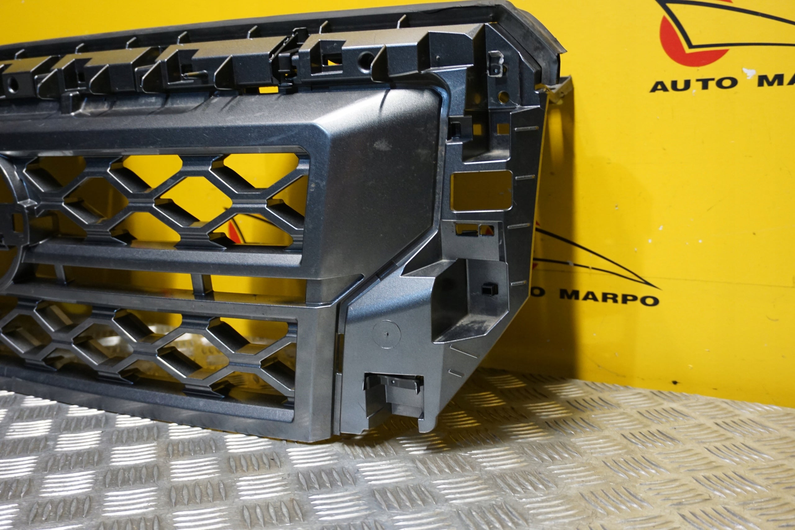 Kühlergrill Nissan 4 FRONTIER FRONTGRILL 623109BU0A Kühlergitter