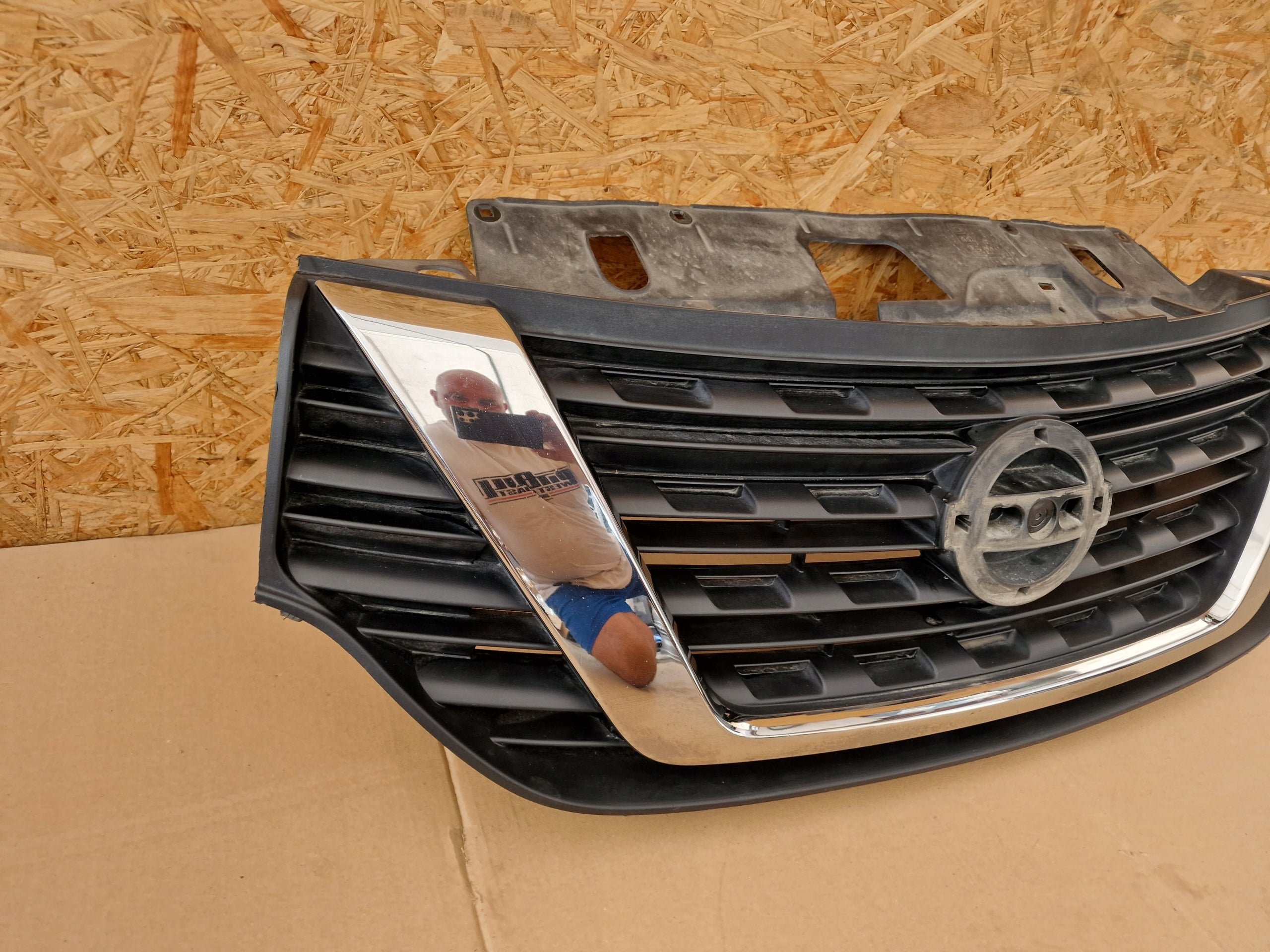 Kühlergrill Nissan NV300 FRONTGRILL Kühlergitter