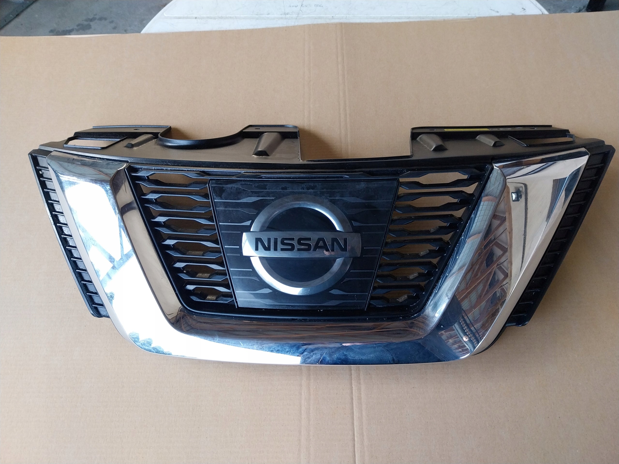  Kühlergrill Nissan X TRAIL T32 FRONTGRILL Kühlergitter product image