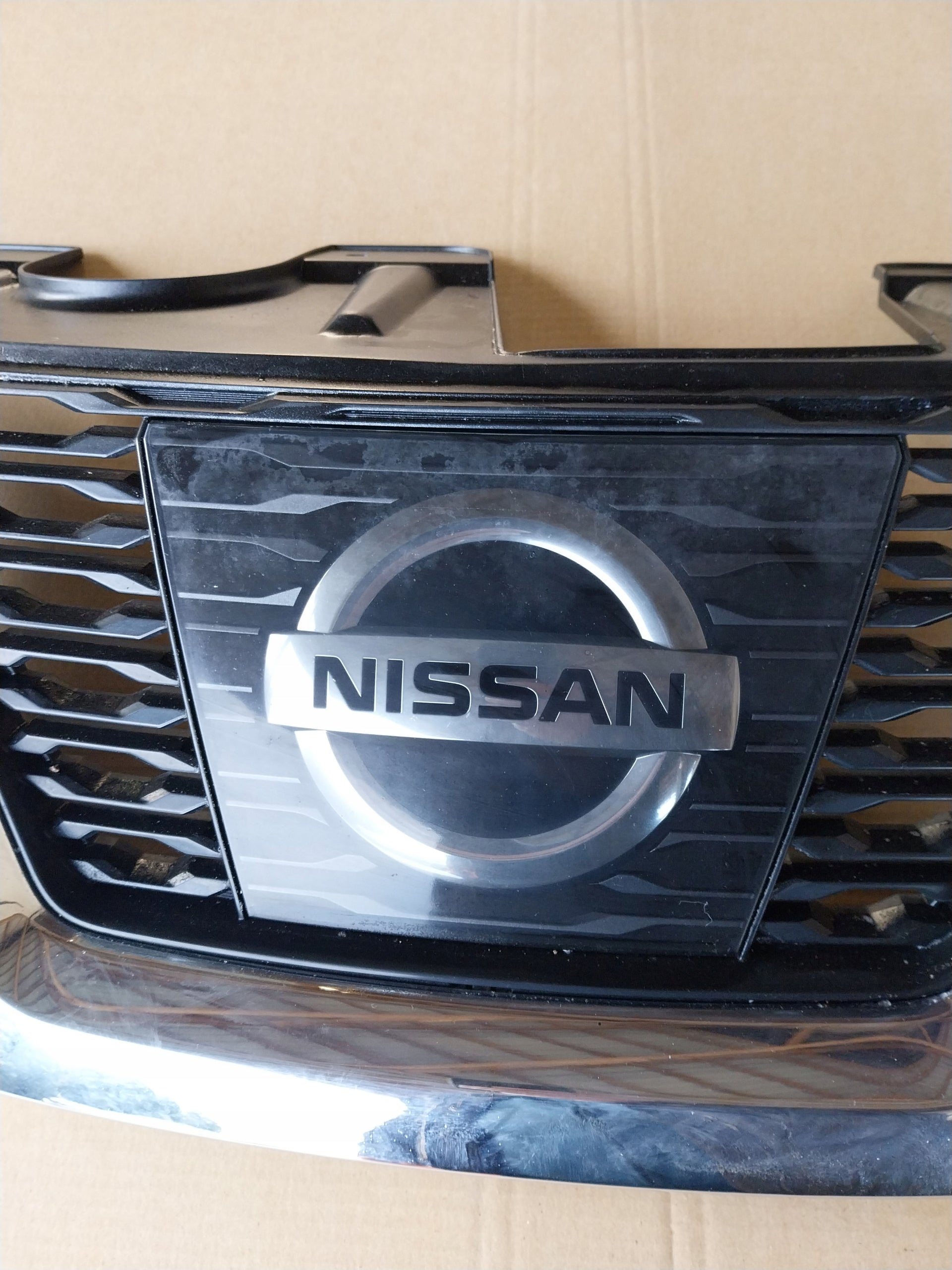 Kühlergrill Nissan X TRAIL T32 FRONTGRILL Kühlergitter