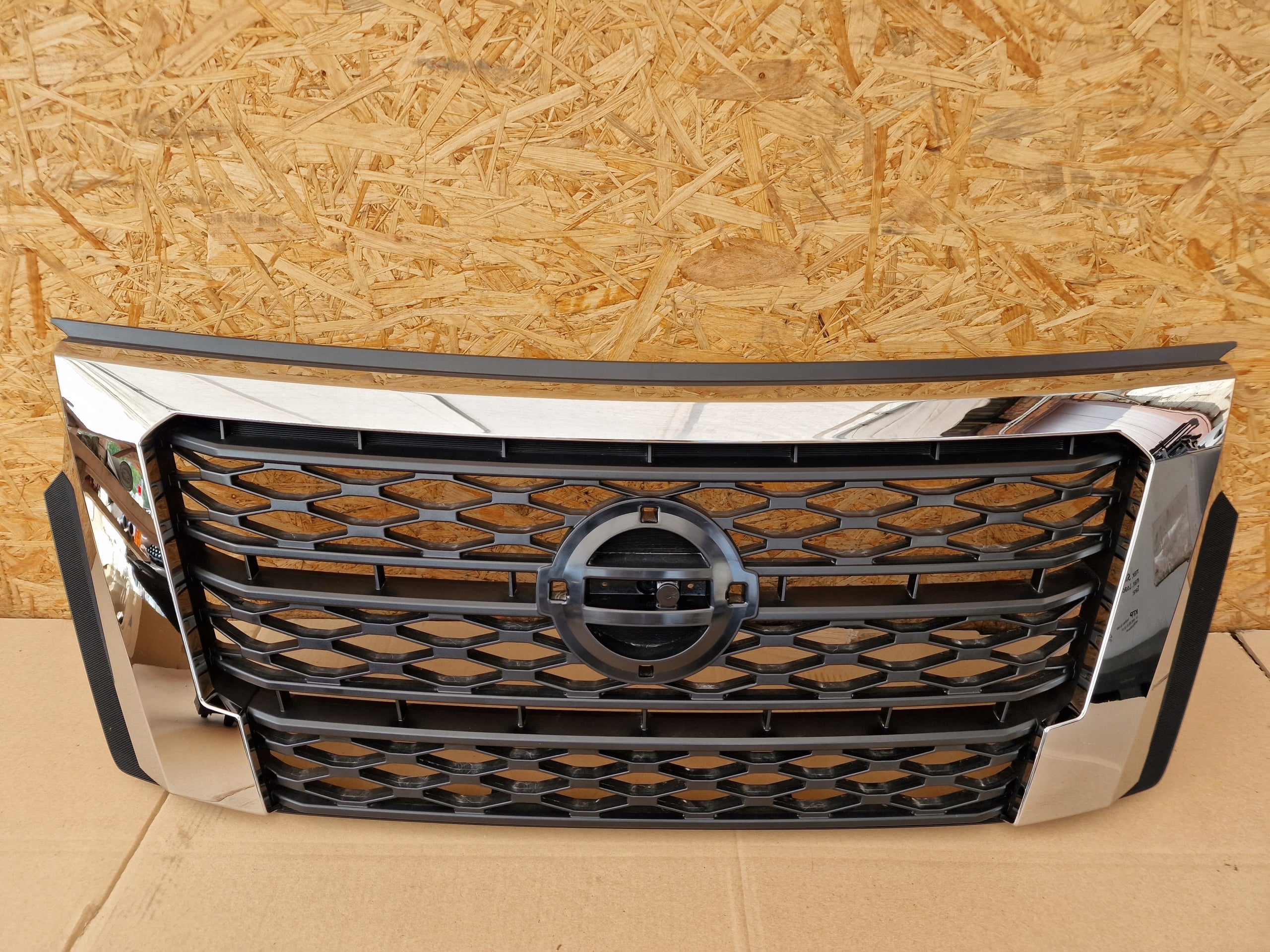  Grille Nissan NV300 FRONTGRILL Radiator grille  product image