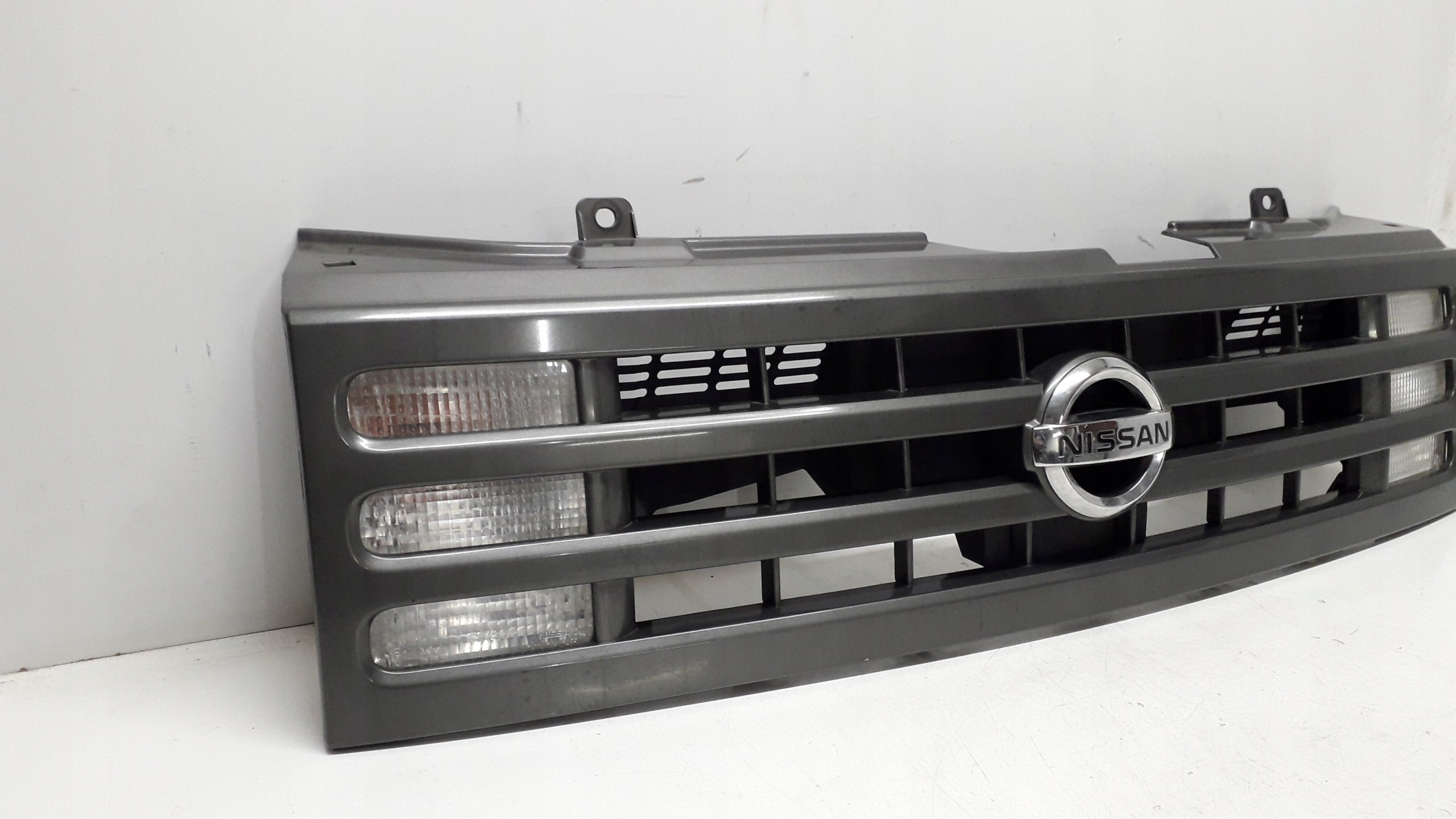 Kühlergrill Nissan CUBE FRONTGRILL 623123U800 Kühlergitter