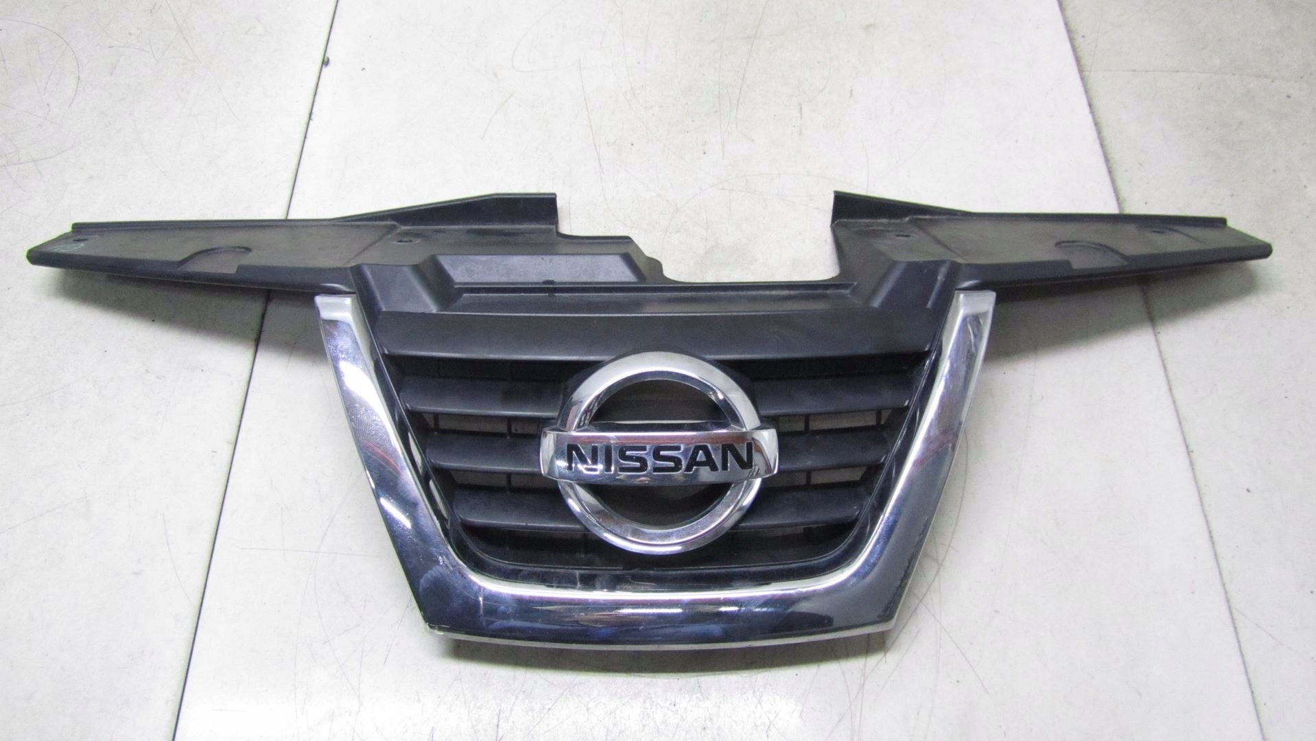 Kühlergrill Nissan JUKE F15 4 FRONTGRILL Kühlergitter