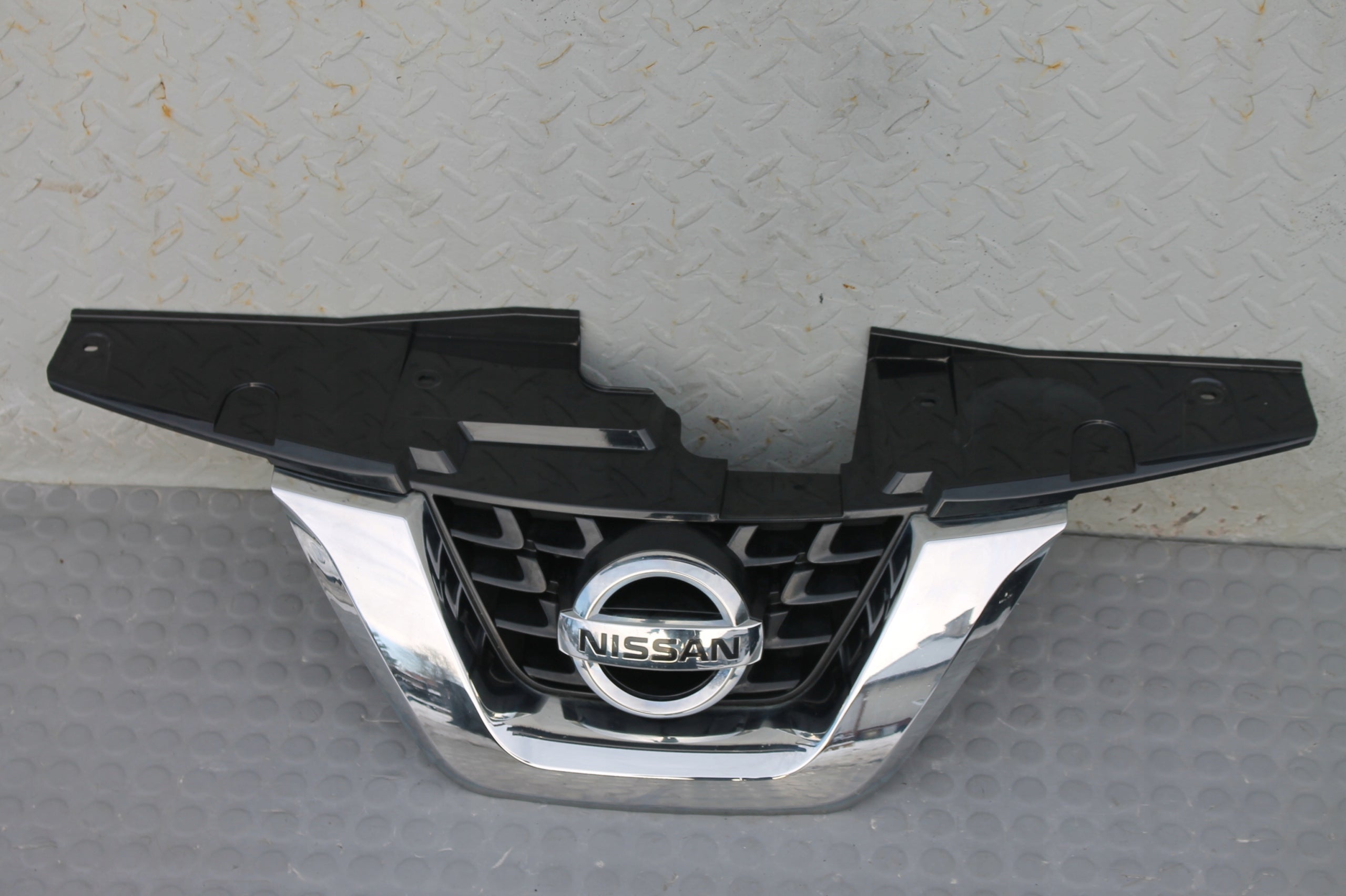  Kühlergrill Nissan JUKE 4 FRONTGRILL 62072BV82A Kühlergitter product image